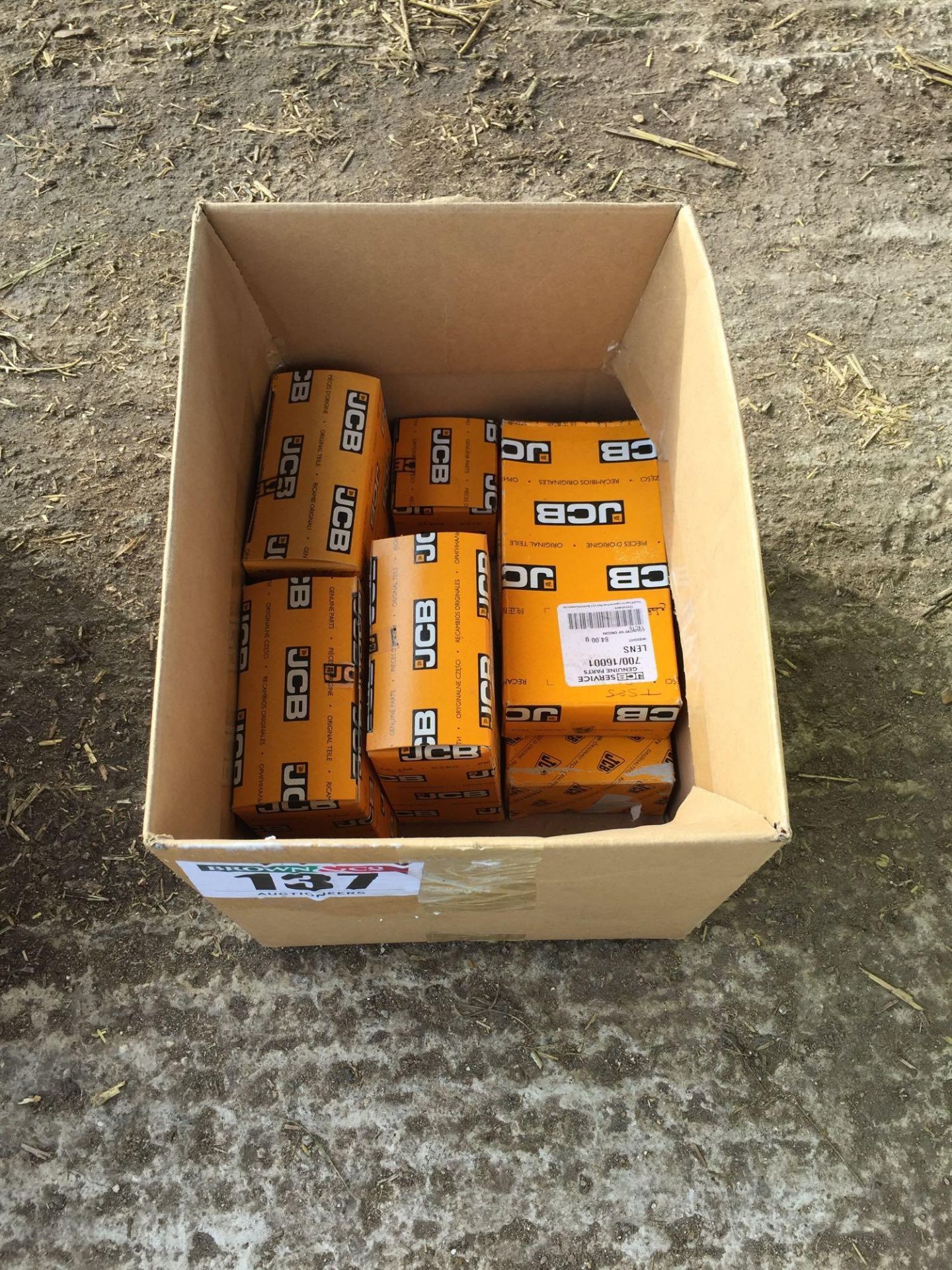 Quantity of JCB parts