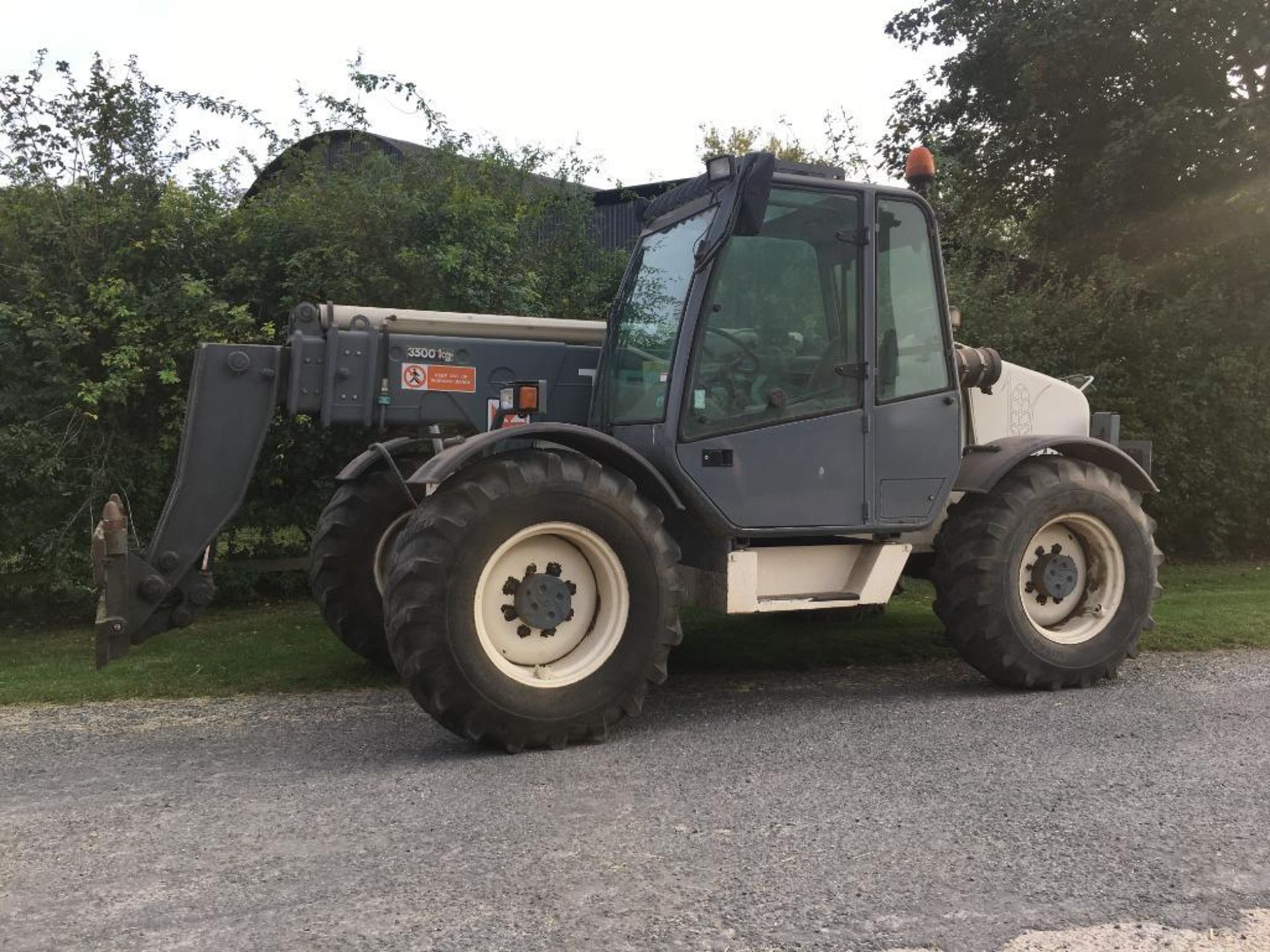 2000 Terex Agri lift 359 materials handler with pin and cone headstock, rear pick up hitch on 15.5/8 - Image 2 of 7