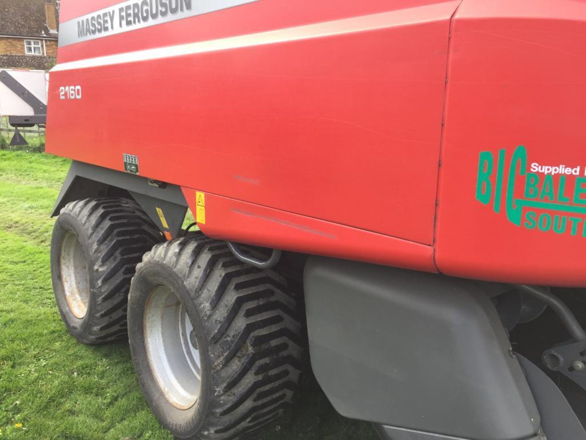 2008 Massey Ferguson MF2160 Big Baler twin axle with air and hydraulic brakes, 70x120 bale size. Ser - Image 3 of 32