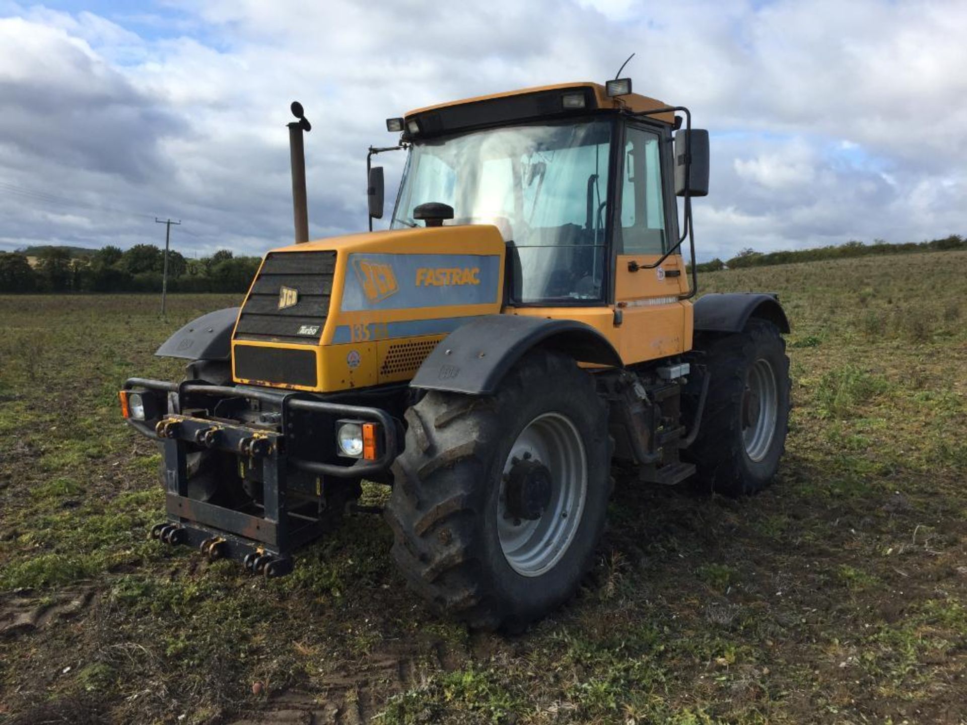 1994 JCB Fastrac 135-65 Selectronic turbo 60Kph 4WD tractor with 2 manual spools and front toolbar o - Image 2 of 23