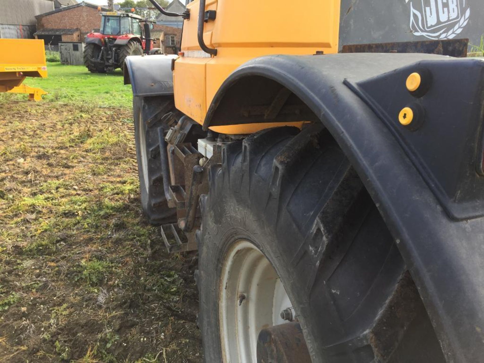 1994 JCB Fastrac 135-65 Selectronic turbo 60Kph 4WD tractor with 2 manual spools and front toolbar o - Image 16 of 23