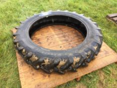 Single 11.2/36 row crop tyre