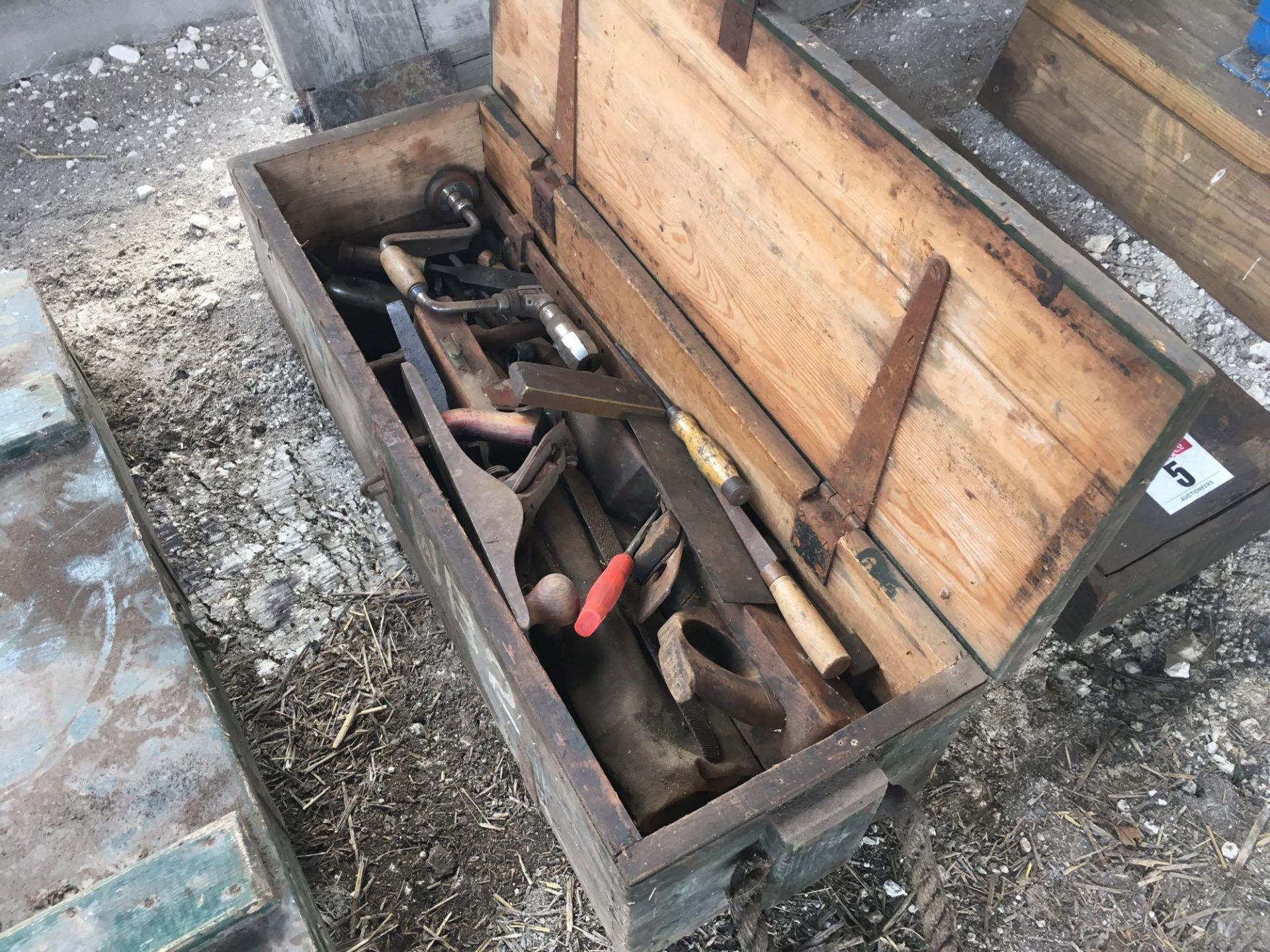 Carpenters wooden ex army toolbox with tools - Image 2 of 2