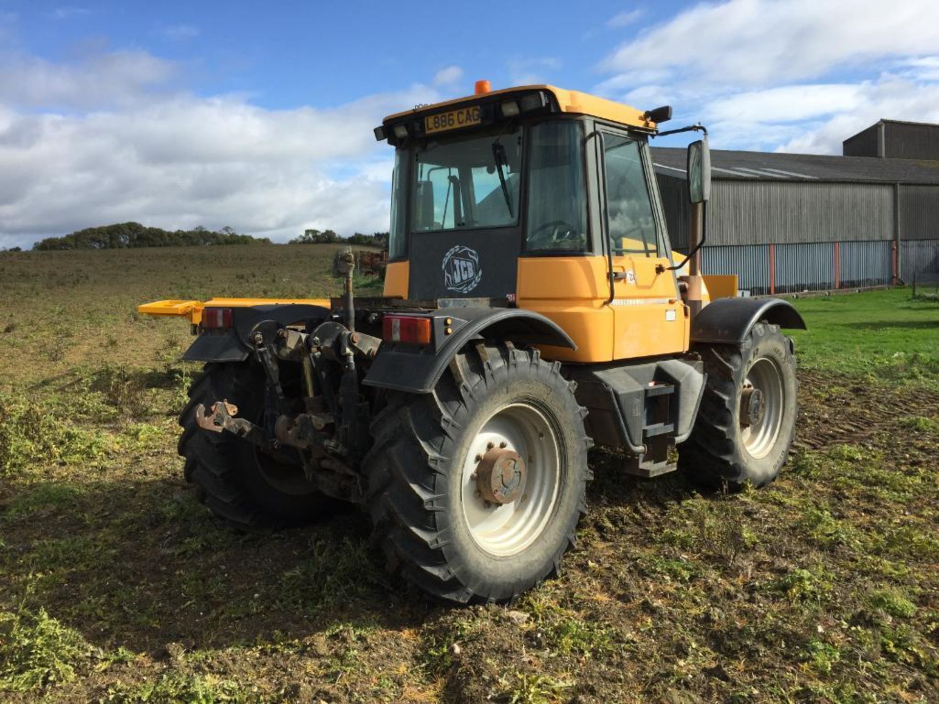 1994 JCB Fastrac 135-65 Selectronic turbo 60Kph 4WD tractor with 2 manual spools and front toolbar o - Image 13 of 23