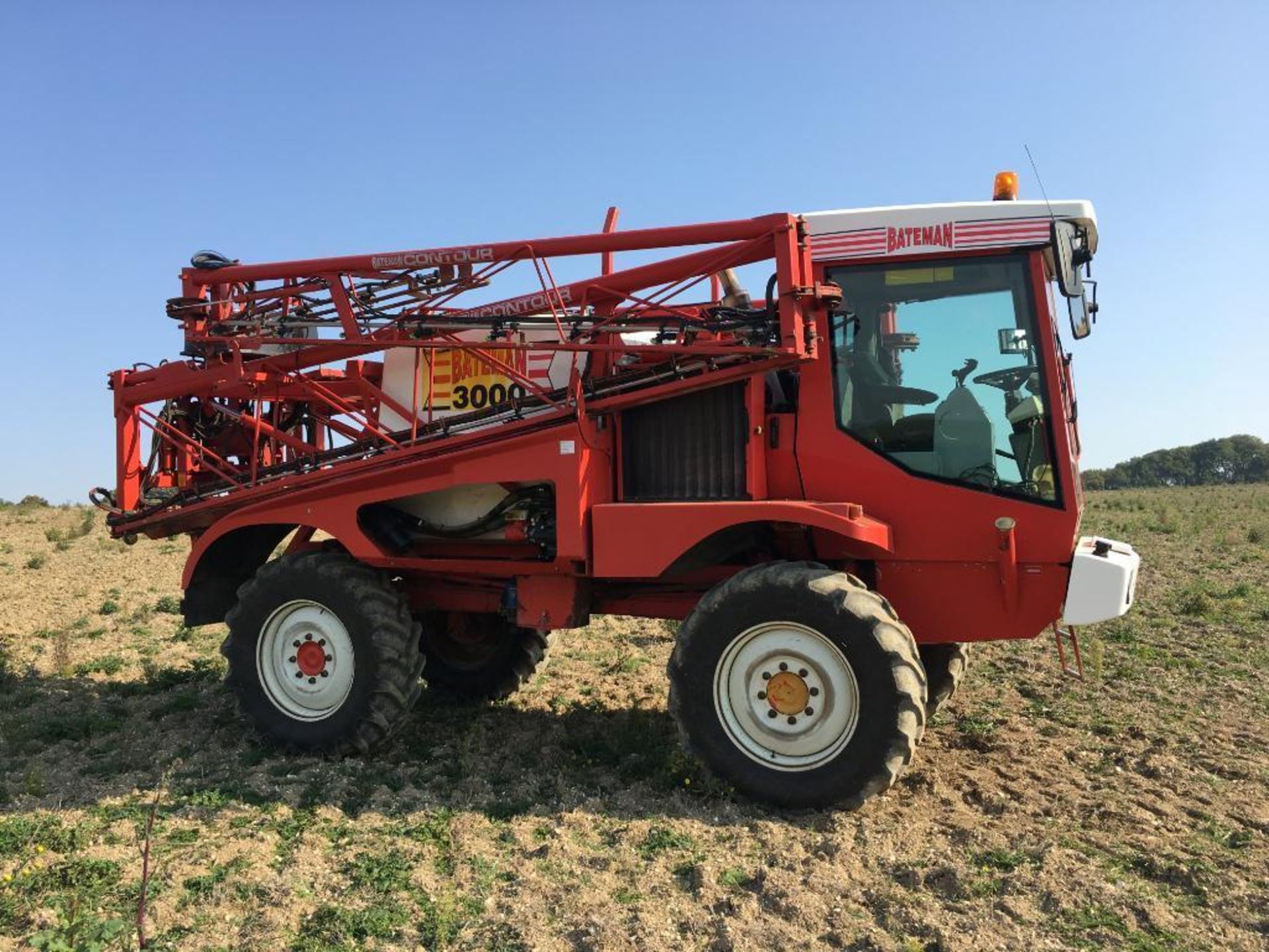 2005 Bateman RB25 24m self-propelled sprayer with 3000L tank, VG booms, triple nozzle bodies on 380/ - Image 7 of 16