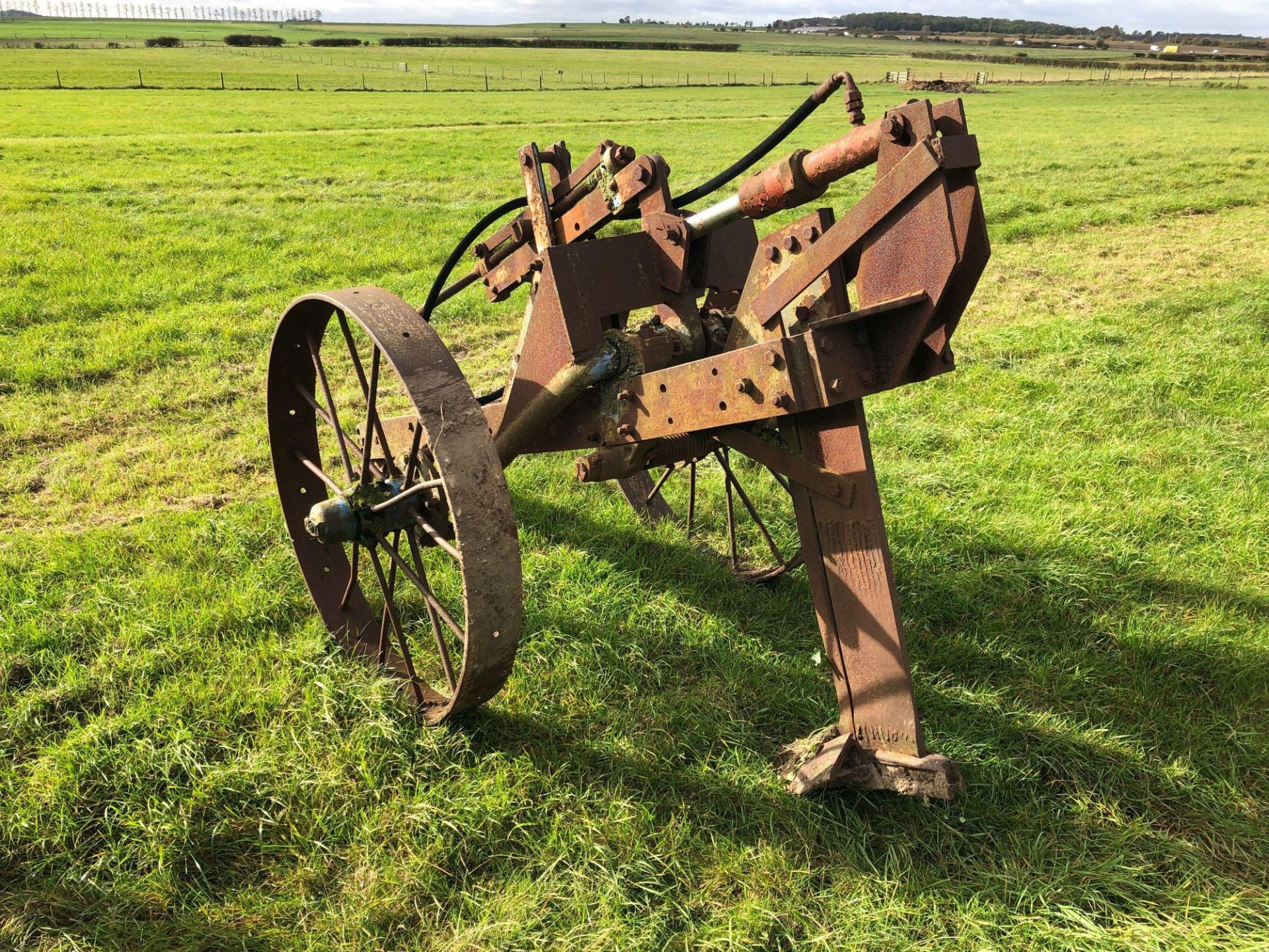 Ransomes single leg vintage mole plough with hydraulic lift - Image 2 of 2