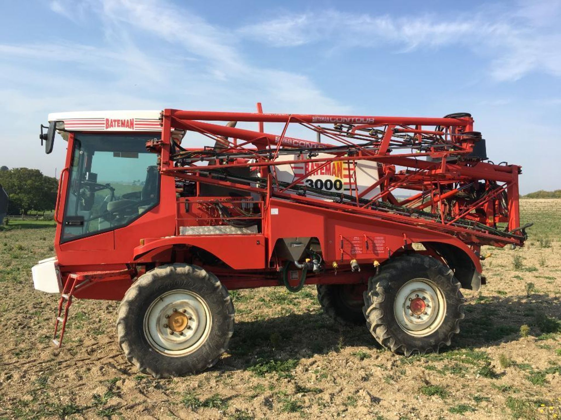 2005 Bateman RB25 24m self-propelled sprayer with 3000L tank, VG booms, triple nozzle bodies on 380/ - Image 4 of 16