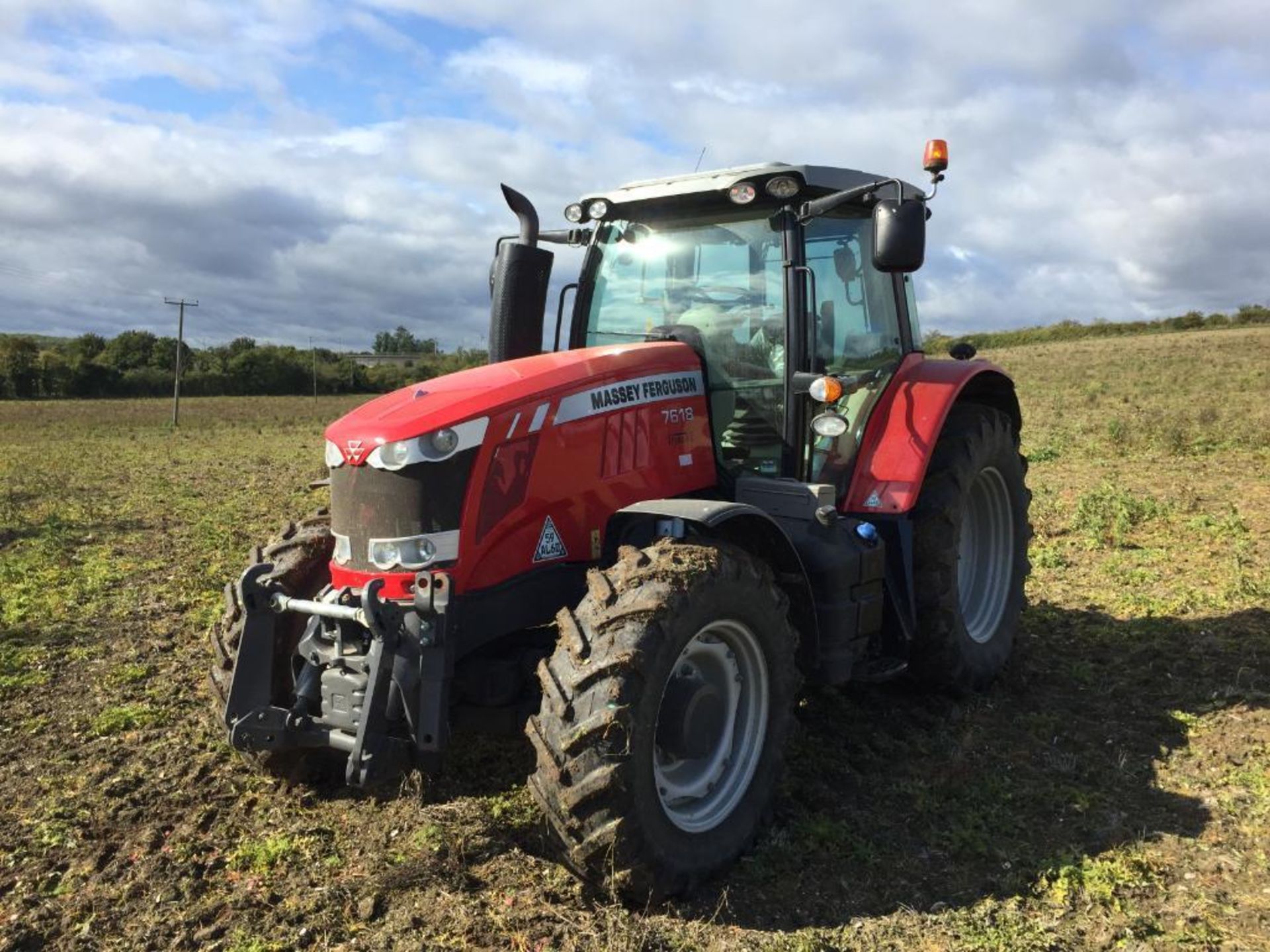 2015 Massey Ferguson 7618 Dyna VT 50Kph 4WD tractor with front linkage, front and cab suspension, 4 - Image 24 of 31