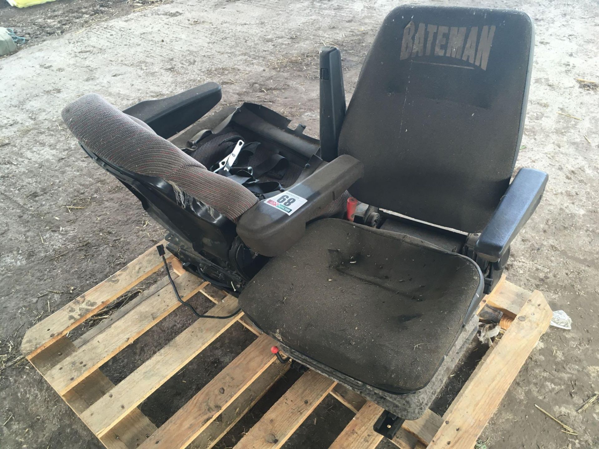 2No tractor seats - Image 2 of 2