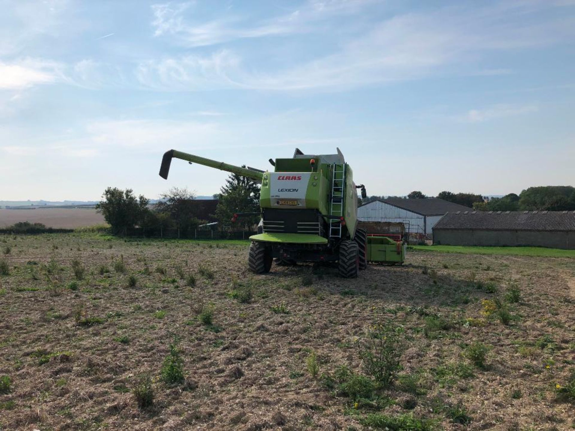 2014 Claas Lexion 650 combine harvester with V660 (22ft) header and header trolley with side knife a - Image 7 of 26