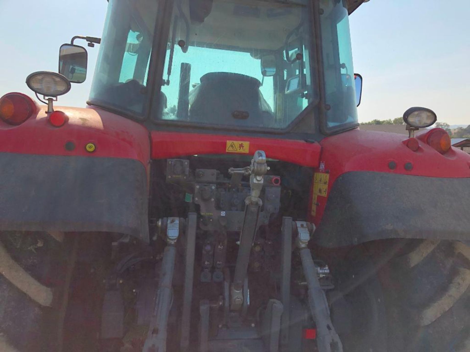 2015 Massey Ferguson 7618 Dyna VT 50Kph 4WD tractor with front linkage, front and cab suspension, 4 - Image 9 of 31