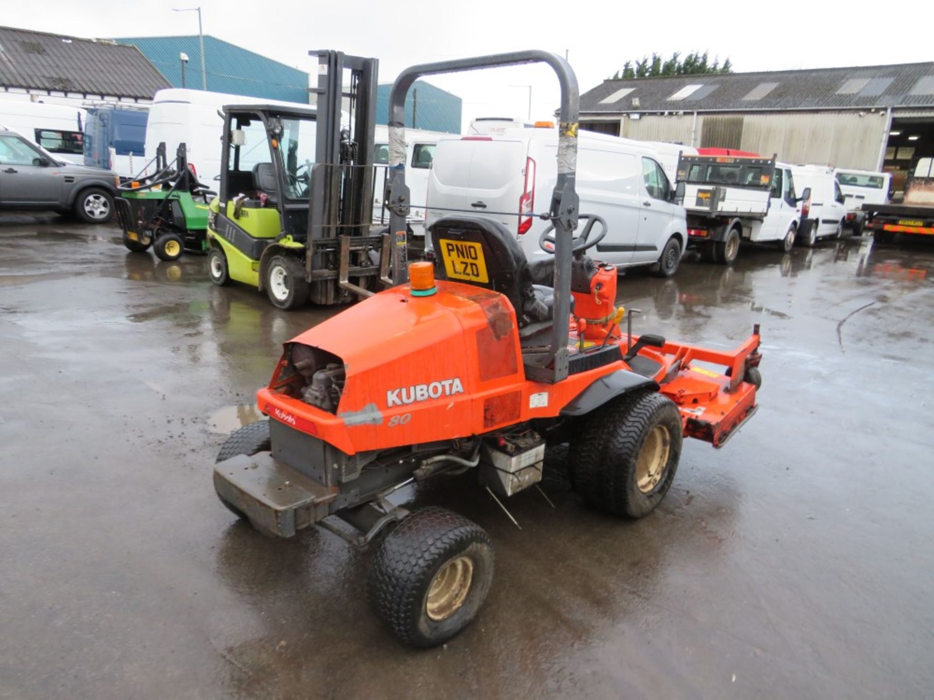 10 reg KUBOTA RIDE ON MOWER, 1977 HOURS NOT WARRANTED, NO V5 [+ VAT] - Image 4 of 4