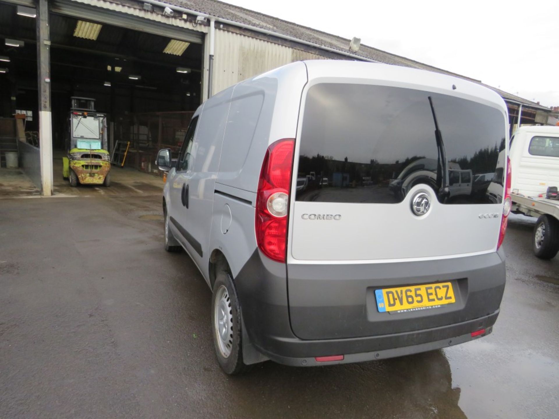 65 reg VAUXHALL COMBO 2300 CDTI SS E-FLEX, 1ST REG 10/15, TEST 09/20, 132089M WARRANTED, V5 HERE, - Image 3 of 6