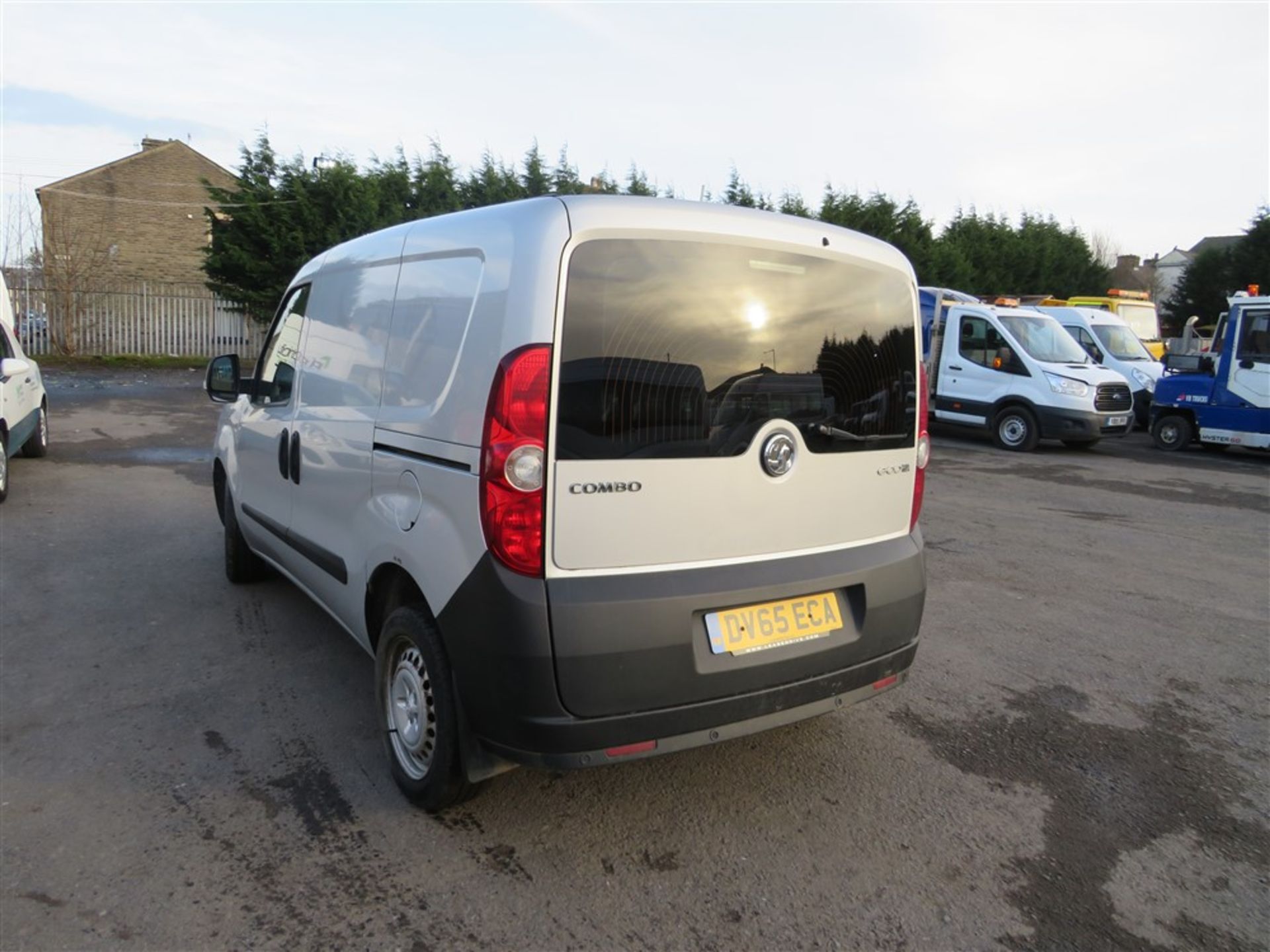 65 reg VAUXHALL COMBO 2300 CDTI SS E-FLEX, 1ST REG 10/15, TEST 10/20, 103719M WARRANTED, V5 HERE, - Image 3 of 6