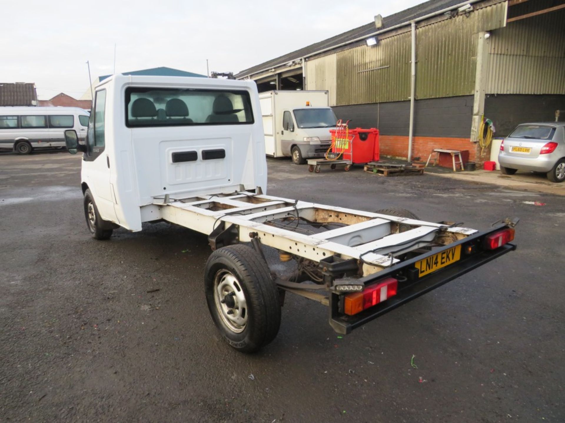 14 reg FORD TRANSIT 100 T350 RWD CHASSIS CAB, 1ST REG 04/14, TEST 04/20, 123084M, V5 HERE, 1 OWNER - Image 3 of 5