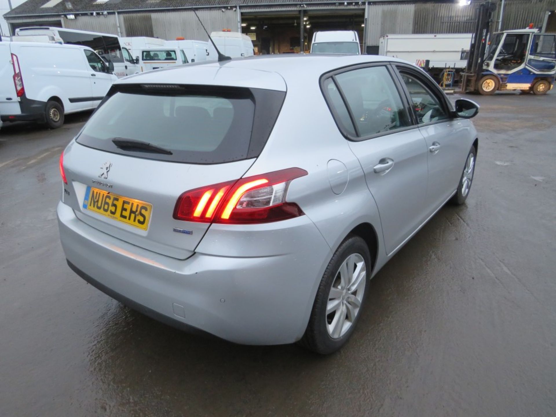 65 reg PEUGEOT 308 ACTIVE HDI BLUE S/S, 1ST REG 10/15, TEST 09/20, 103081M WARRANTED, V5 HERE, 1 - Image 4 of 5