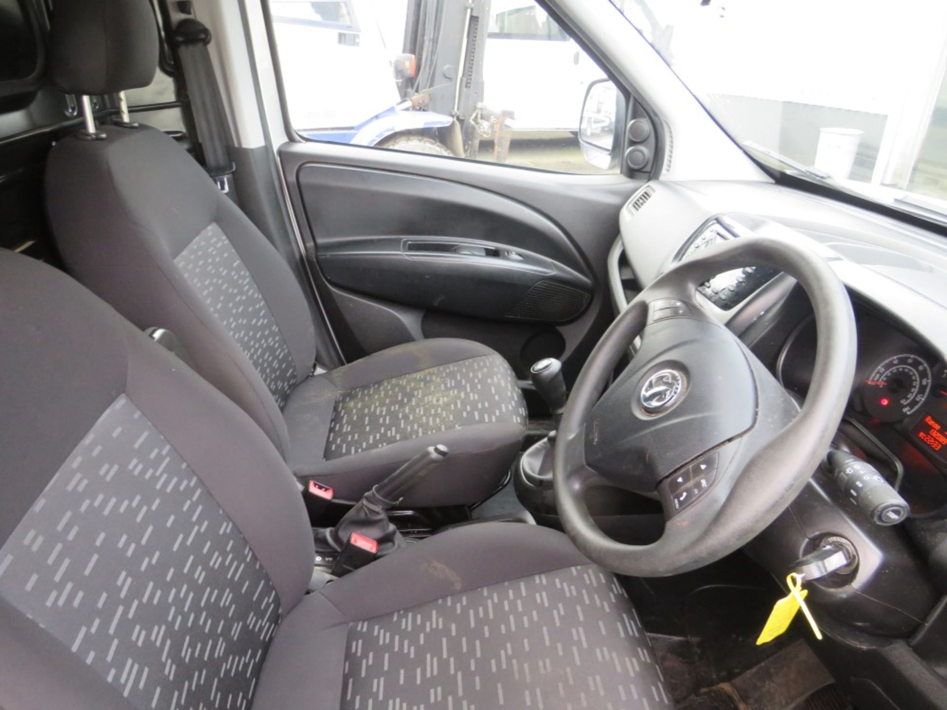 65 reg VAUXHALL COMBO 2300 CDTI SS E-FLEX, 1ST REG 10/15, TEST 09/20, 132089M WARRANTED, V5 HERE, - Image 6 of 6