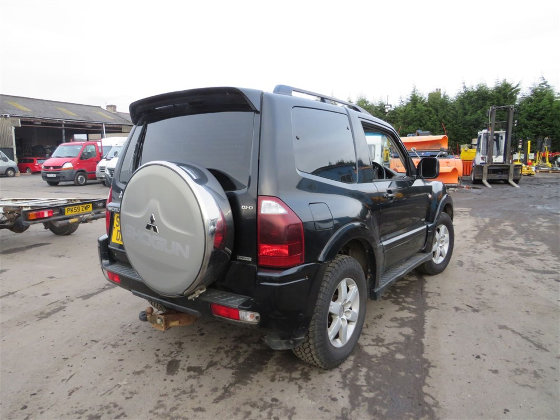 54 reg MITSUBISHI SHOGUN ELEGANCE 4WORK, 1ST REG 11/04, 168253M WARRANTED, V5 HERE, 1 FORMER - Image 4 of 5