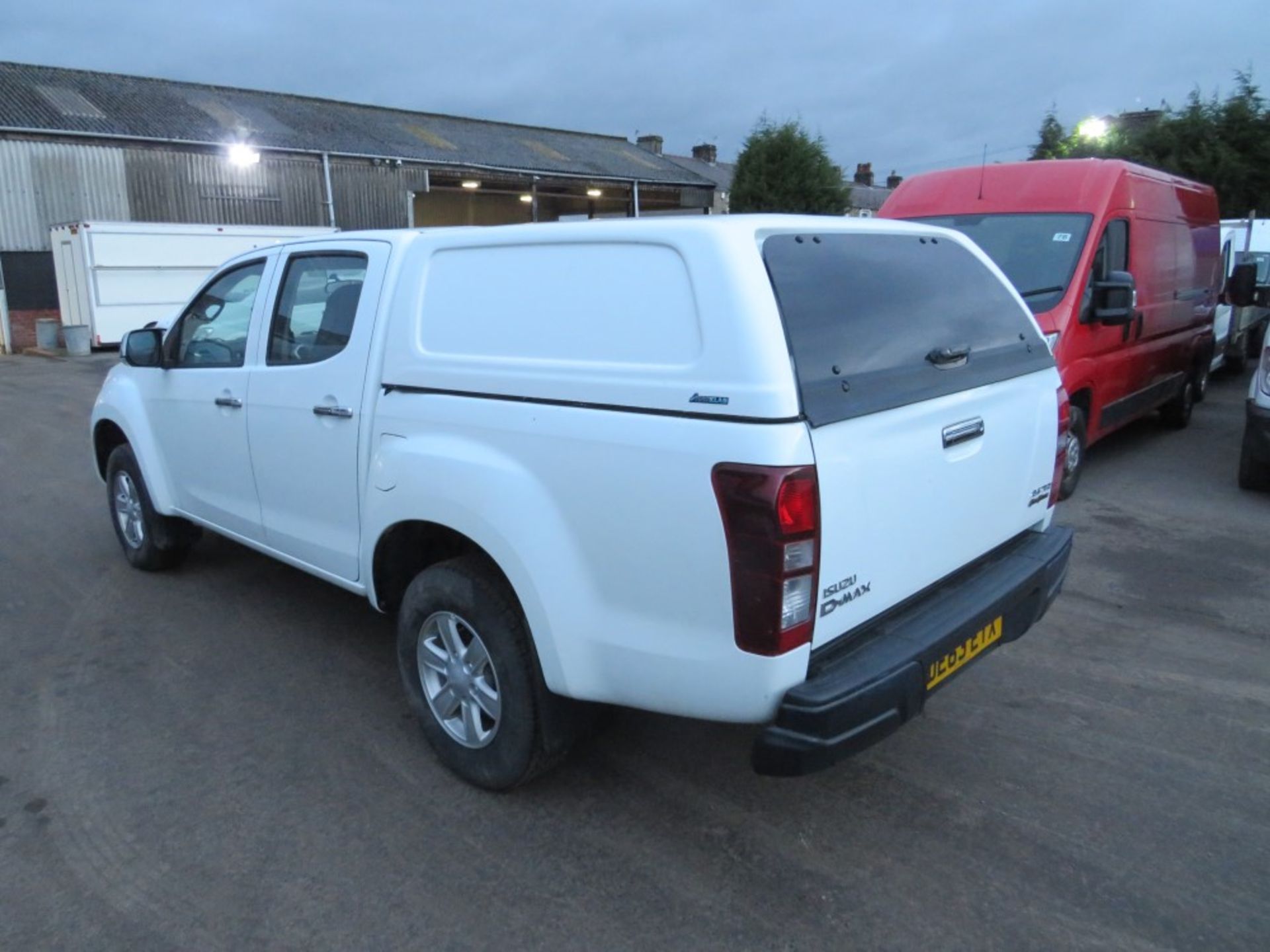 63 reg ISUZU D-MAX EIGER D/C TWIN TURBO TD PICKUP (DIRECT COUNCIL) 1ST REG 12/13, TEST 11/20 [+ VAT] - Image 3 of 5