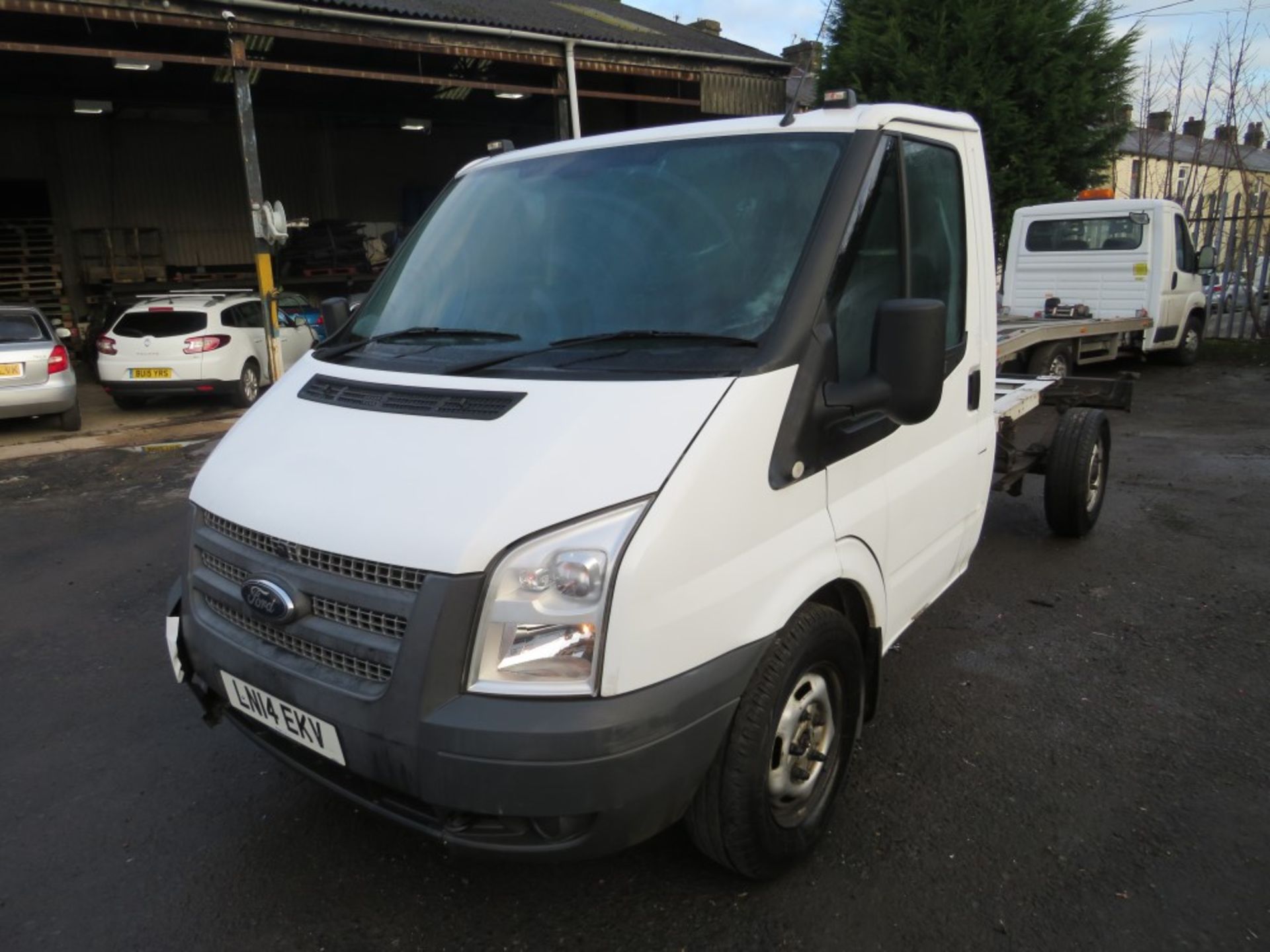 14 reg FORD TRANSIT 100 T350 RWD CHASSIS CAB, 1ST REG 04/14, TEST 04/20, 123084M, V5 HERE, 1 OWNER - Image 2 of 5