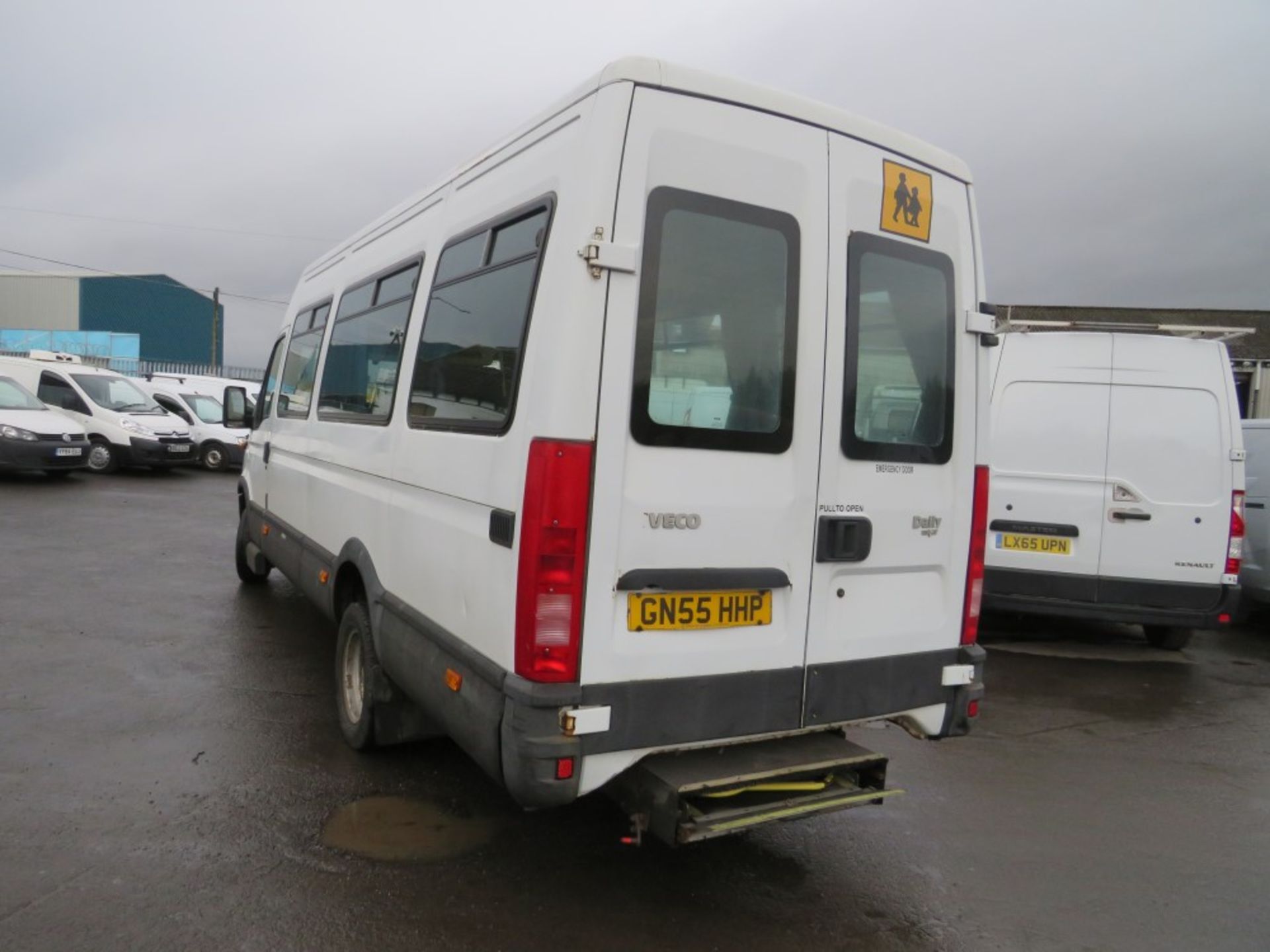 55 reg IVECO DAILY 50C13 MINIBUS, 1ST REG 12/05, TEST 04/20, 268353KM NOT WARRANTED, V5 HERE, 1 - Image 3 of 6