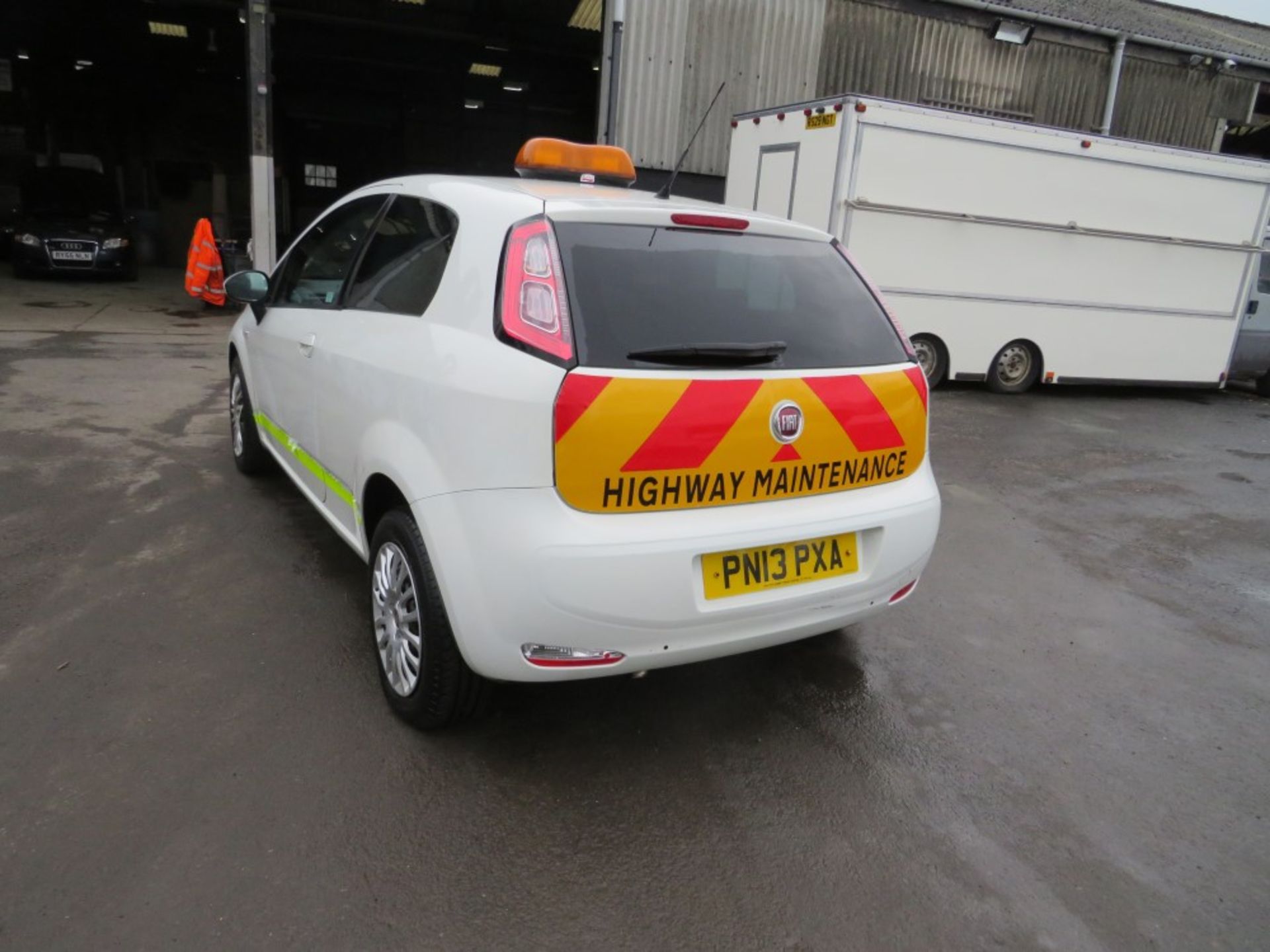 13 reg FIAT PUNTO EVO ACTIVE MULTIJET VAN (DIRECT COUNCIL) 1ST REG 04/13, TEST 03/20, 110094M, V5 - Image 3 of 5