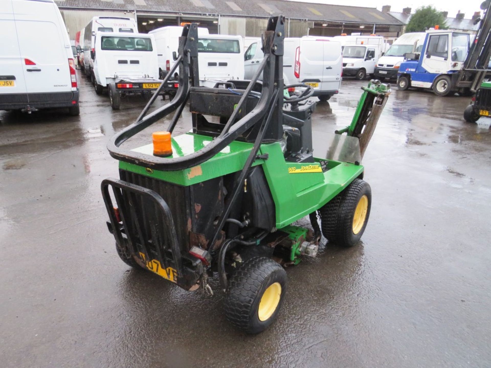 JOHN DEERE RIDE ON MOWER, 1597 HOURS NOT WARRANTED [+ VAT] - Image 3 of 4