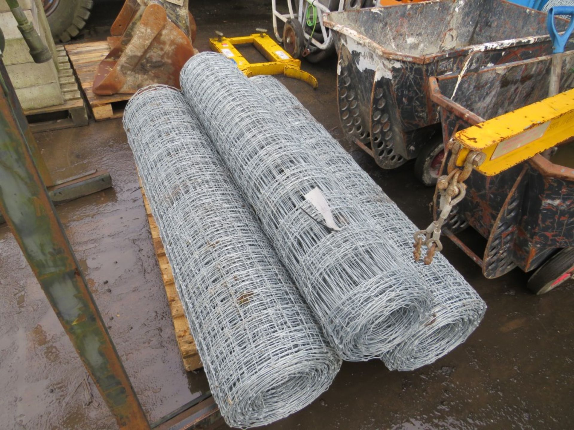 3 X ROLLS 5' NETTING (APPROX 250MTR) [NO VAT]