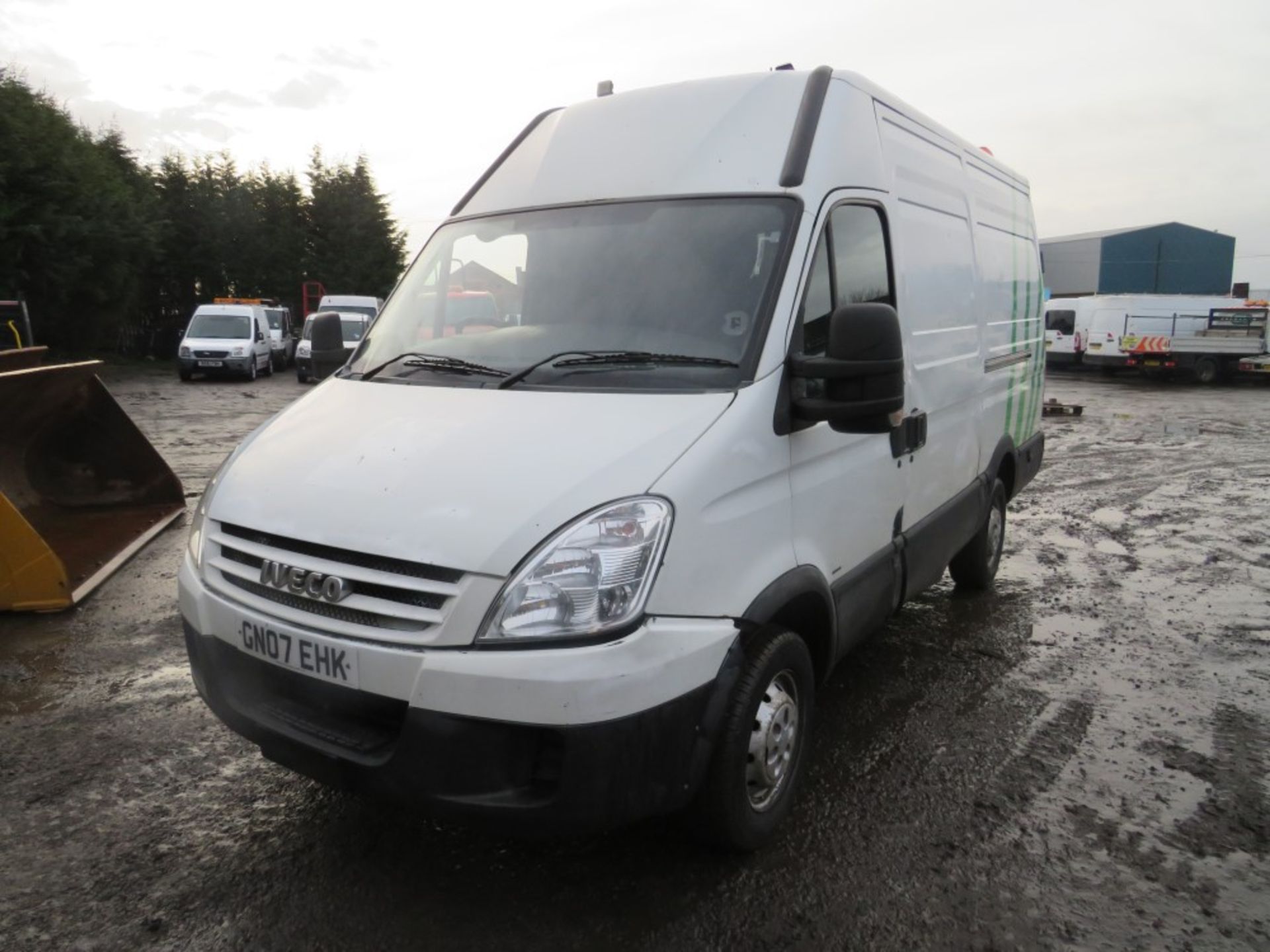 07 reg IVECO DAILY 35S12 MWB, 1ST REG 04/07, TEST 12/20, 234999M WARRANTED, V5 HERE, 1 FORMER KEEPER - Image 2 of 5