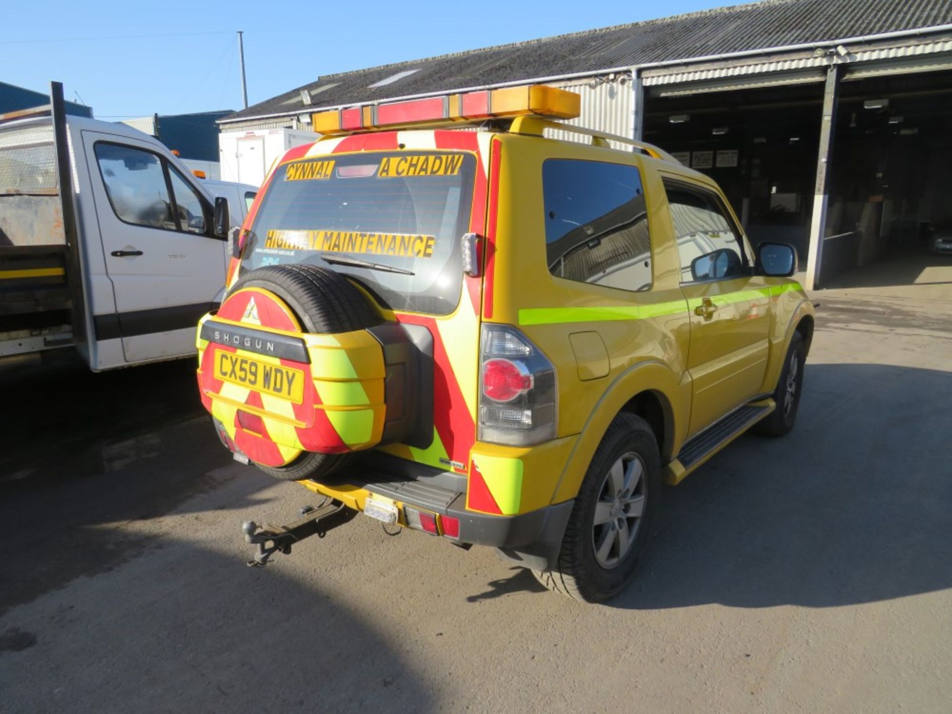 59 reg MITSUBISHI SHOGUN 4WORK DI-D SWB (DIRECT COUNCIL) 1ST REG 09/09, TEST 07/20, 114307M. V5 - Image 4 of 6