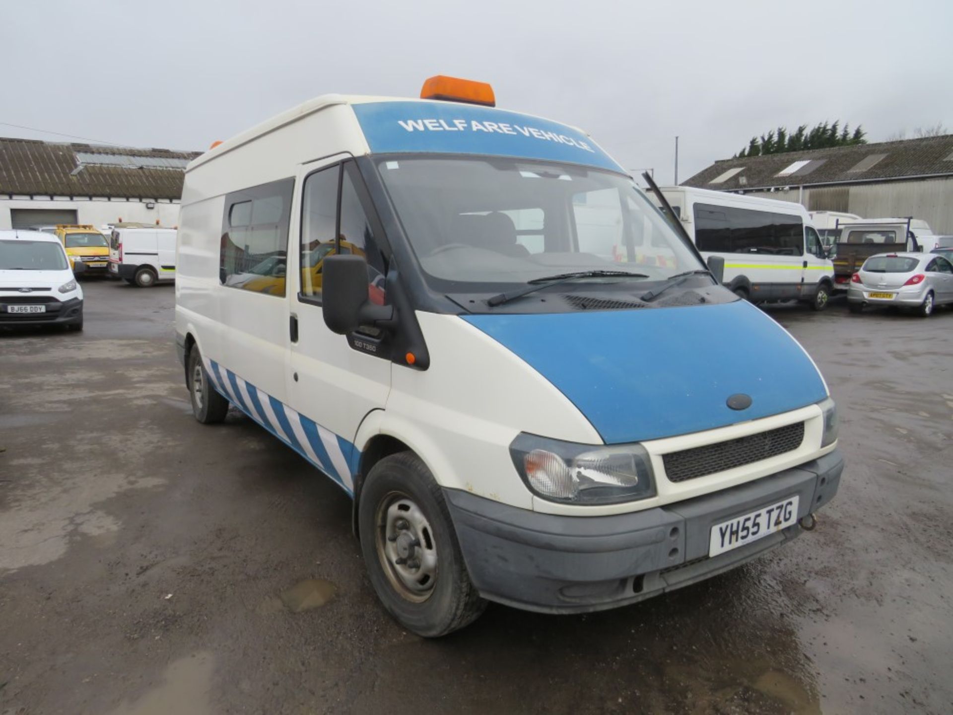 55 reg FORD TRANSIT 350 LWB WELFARE UNIT, 1ST REG 02/06, 113964M, V5 HERE, 1 FORMER KEEPER [+ VAT]