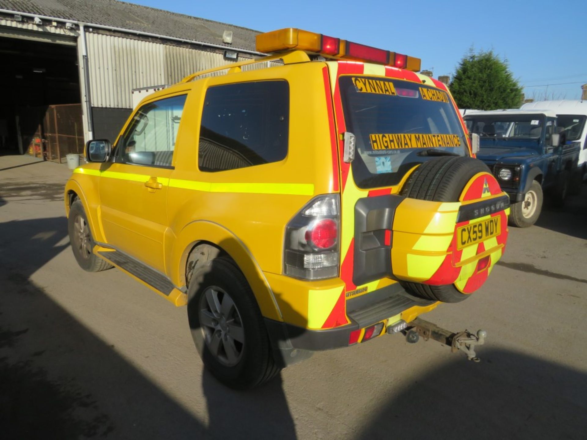 59 reg MITSUBISHI SHOGUN 4WORK DI-D SWB (DIRECT COUNCIL) 1ST REG 09/09, TEST 07/20, 114307M. V5 - Image 3 of 6