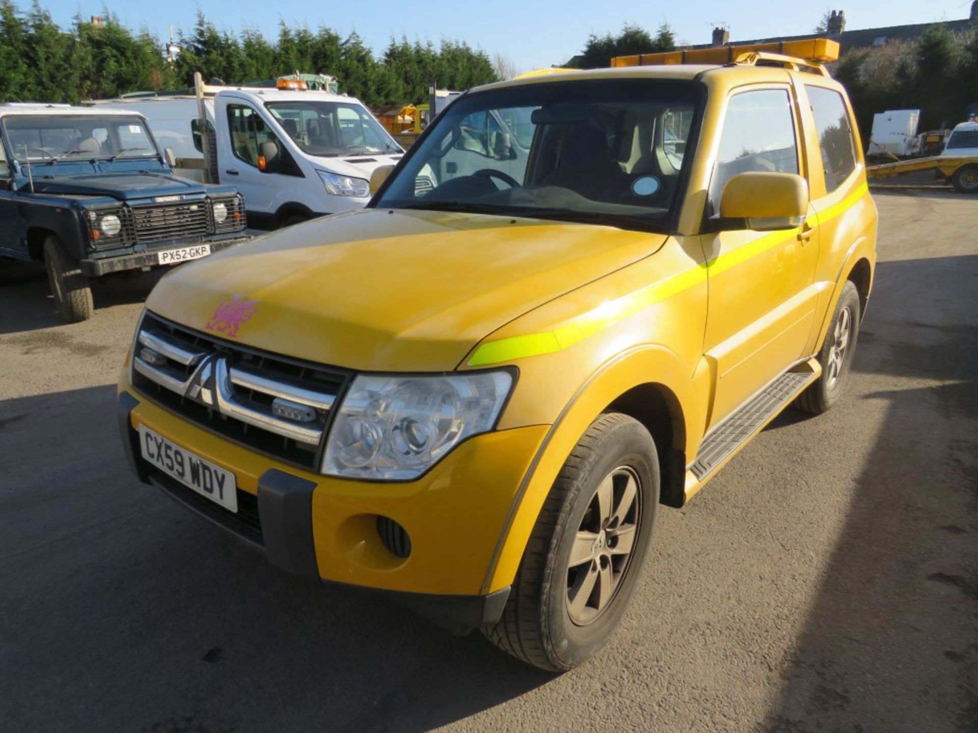 59 reg MITSUBISHI SHOGUN 4WORK DI-D SWB (DIRECT COUNCIL) 1ST REG 09/09, TEST 07/20, 114307M. V5 - Image 2 of 6