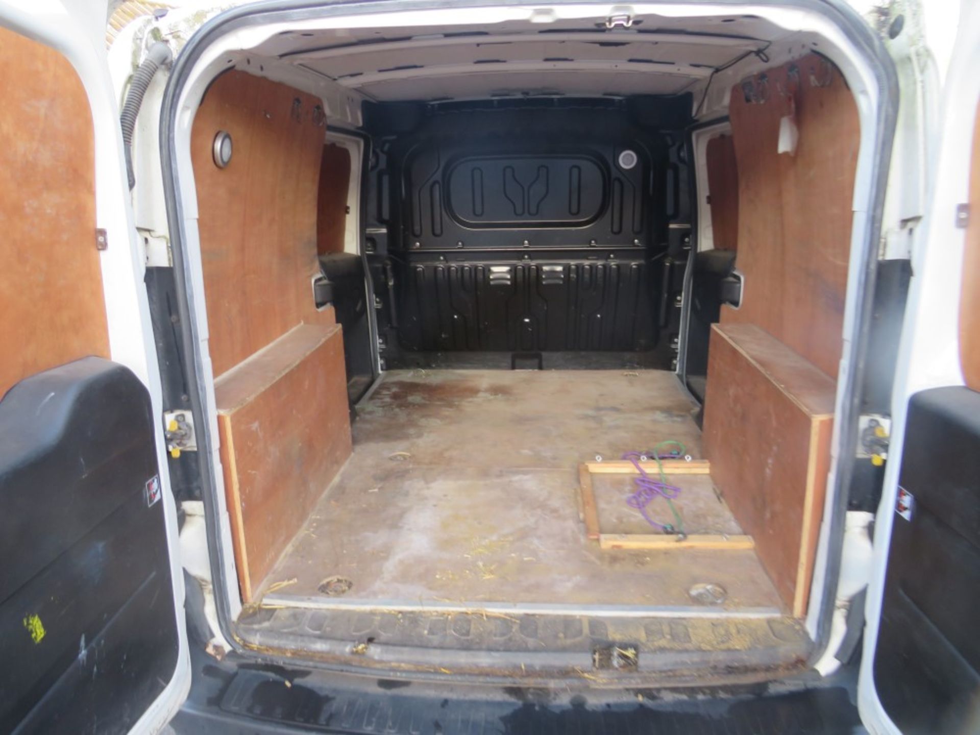 62 reg VAUXHALL COMBO 2300 CDTI, 1ST REG 12/12, 62507M WARRANTED, V5 HERE, 1 OWNER FROM NEW [+ VAT] - Image 5 of 6