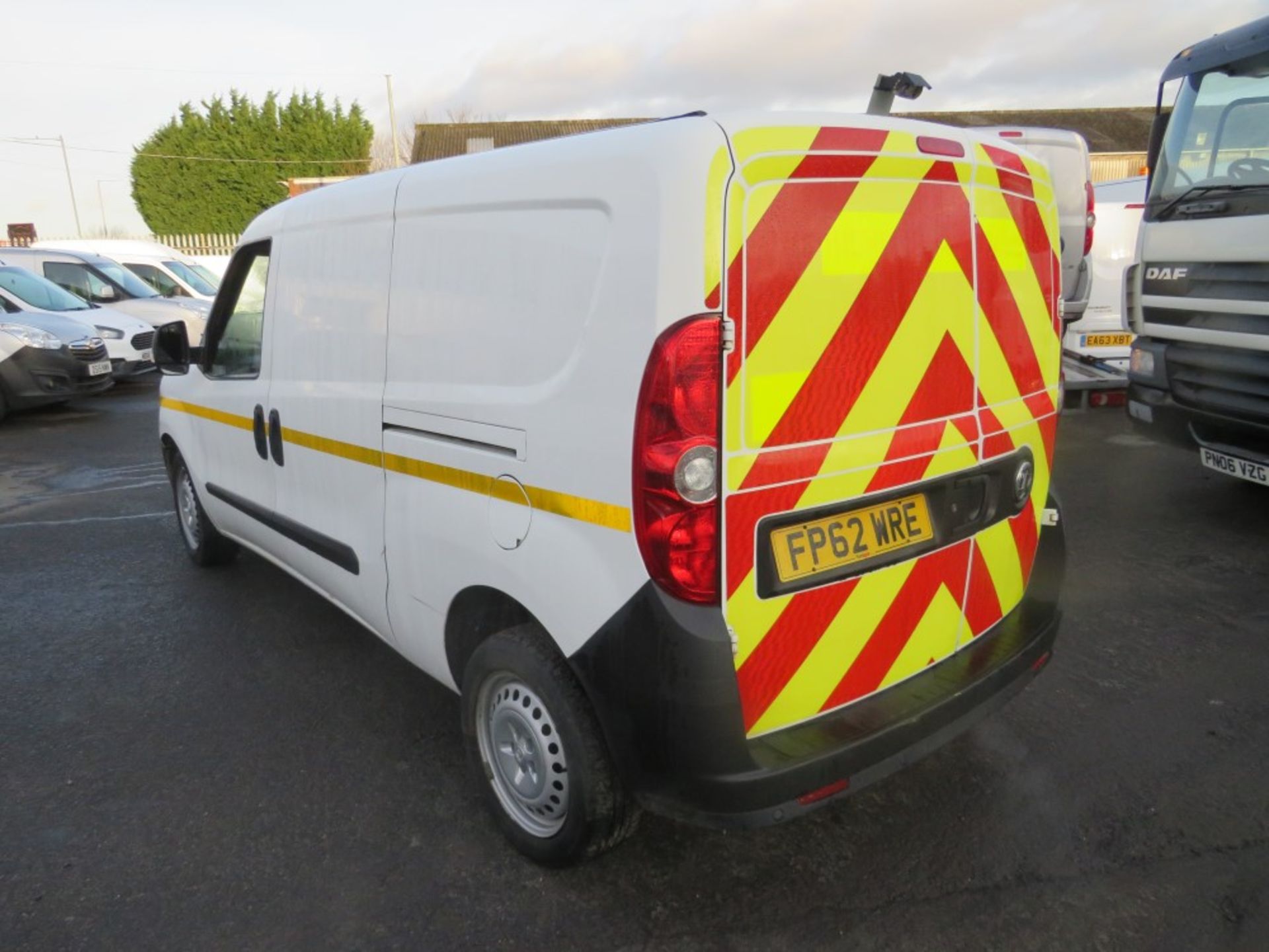 62 reg VAUXHALL COMBO 2300 CDTI, 1ST REG 12/12, 62507M WARRANTED, V5 HERE, 1 OWNER FROM NEW [+ VAT] - Image 3 of 6