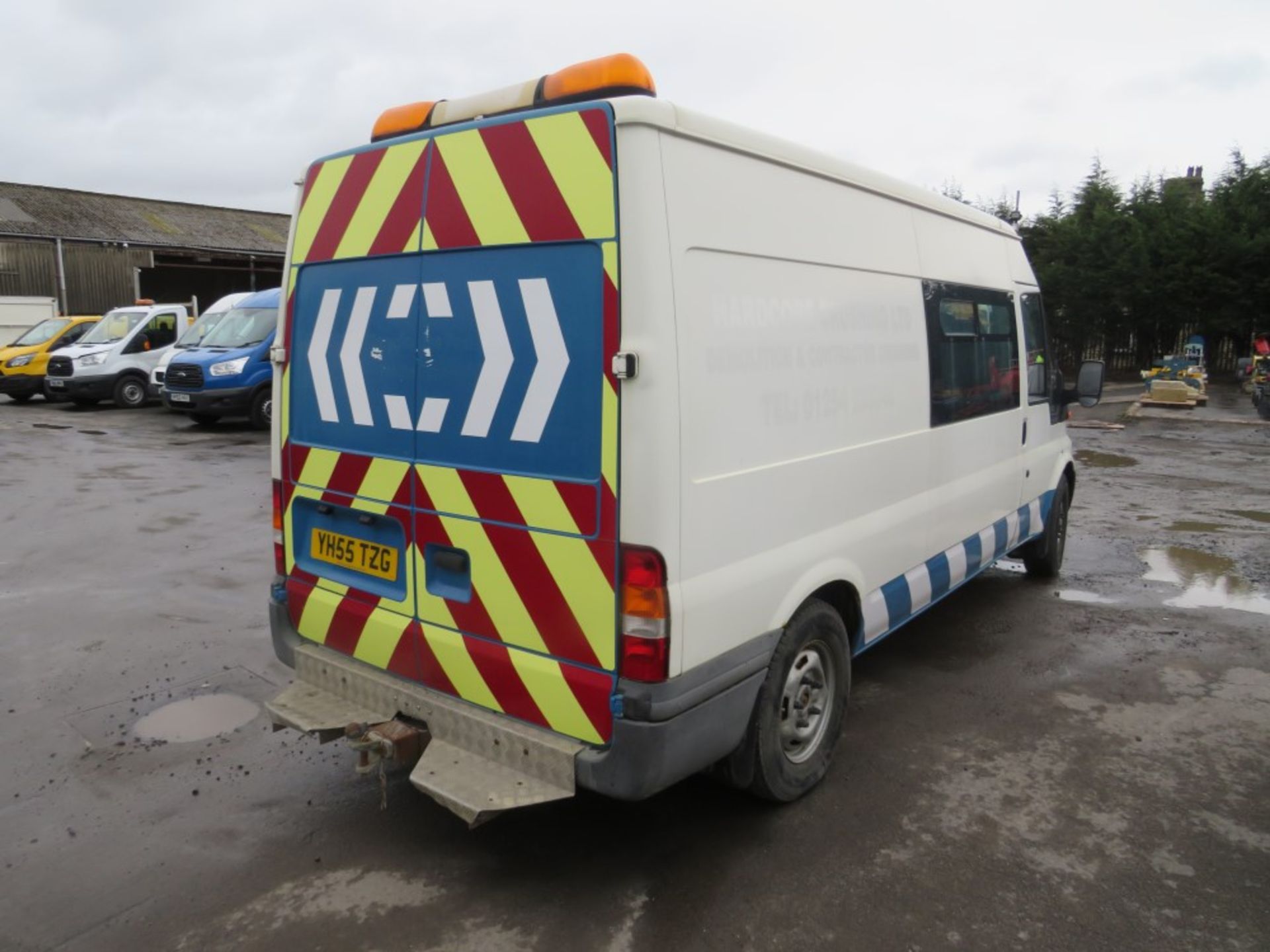 55 reg FORD TRANSIT 350 LWB WELFARE UNIT, 1ST REG 02/06, 113964M, V5 HERE, 1 FORMER KEEPER [+ VAT] - Image 4 of 7