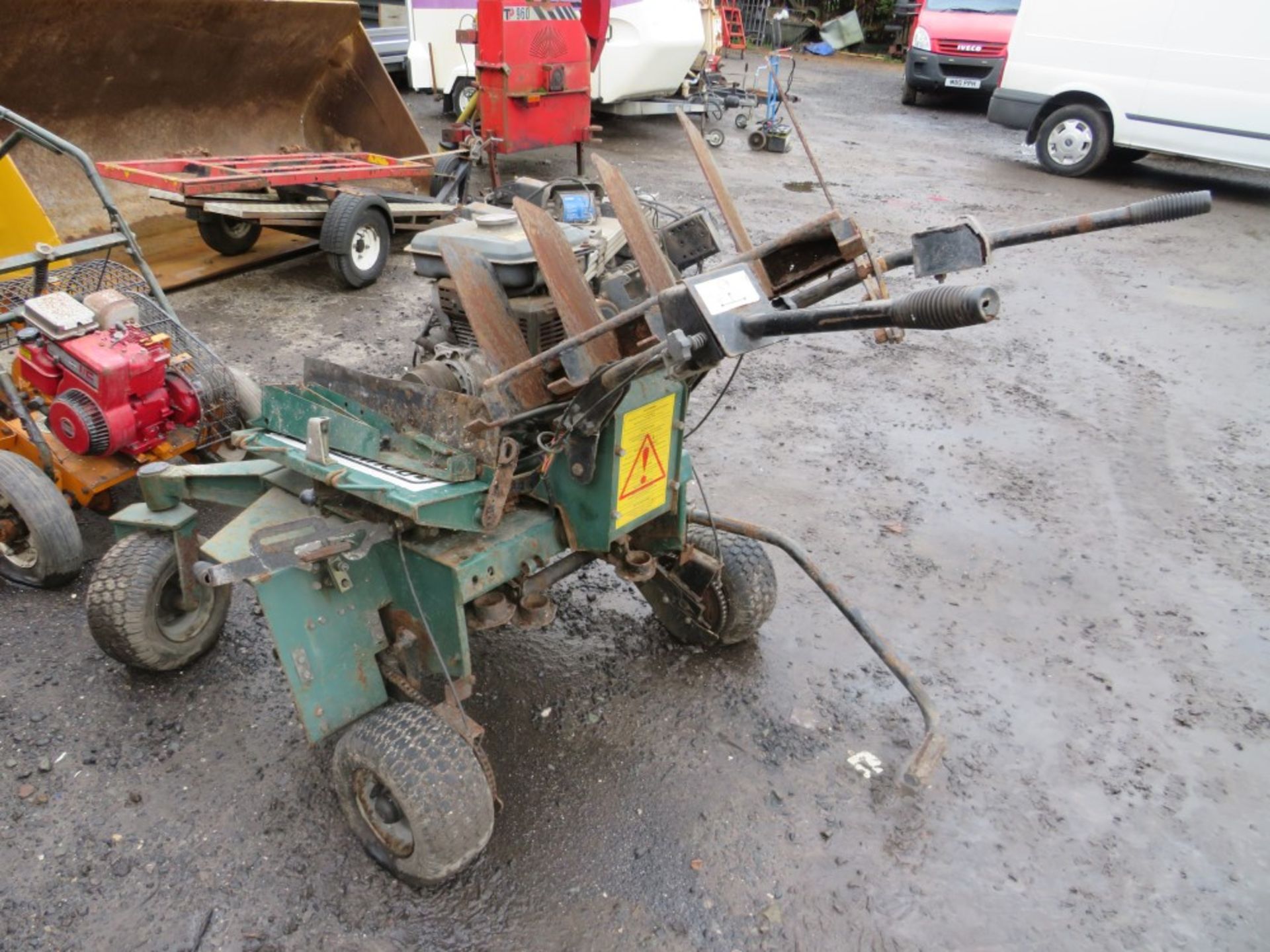 GROUNDSMAN CORER TURF AERATOR FOR SPARES / REPAIR (DIRECT COUNCIL) (NO KEYS)[+ VAT] - Image 2 of 2