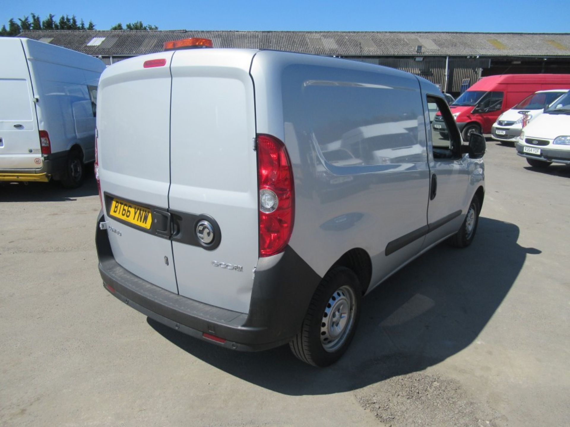 66 reg VAUXHALL COMBO 2000 CDTI VAN, 1ST REG 11/16, 146328M, V5 HERE, 1 OWNER FROM NEW [NO VAT] - Image 4 of 6