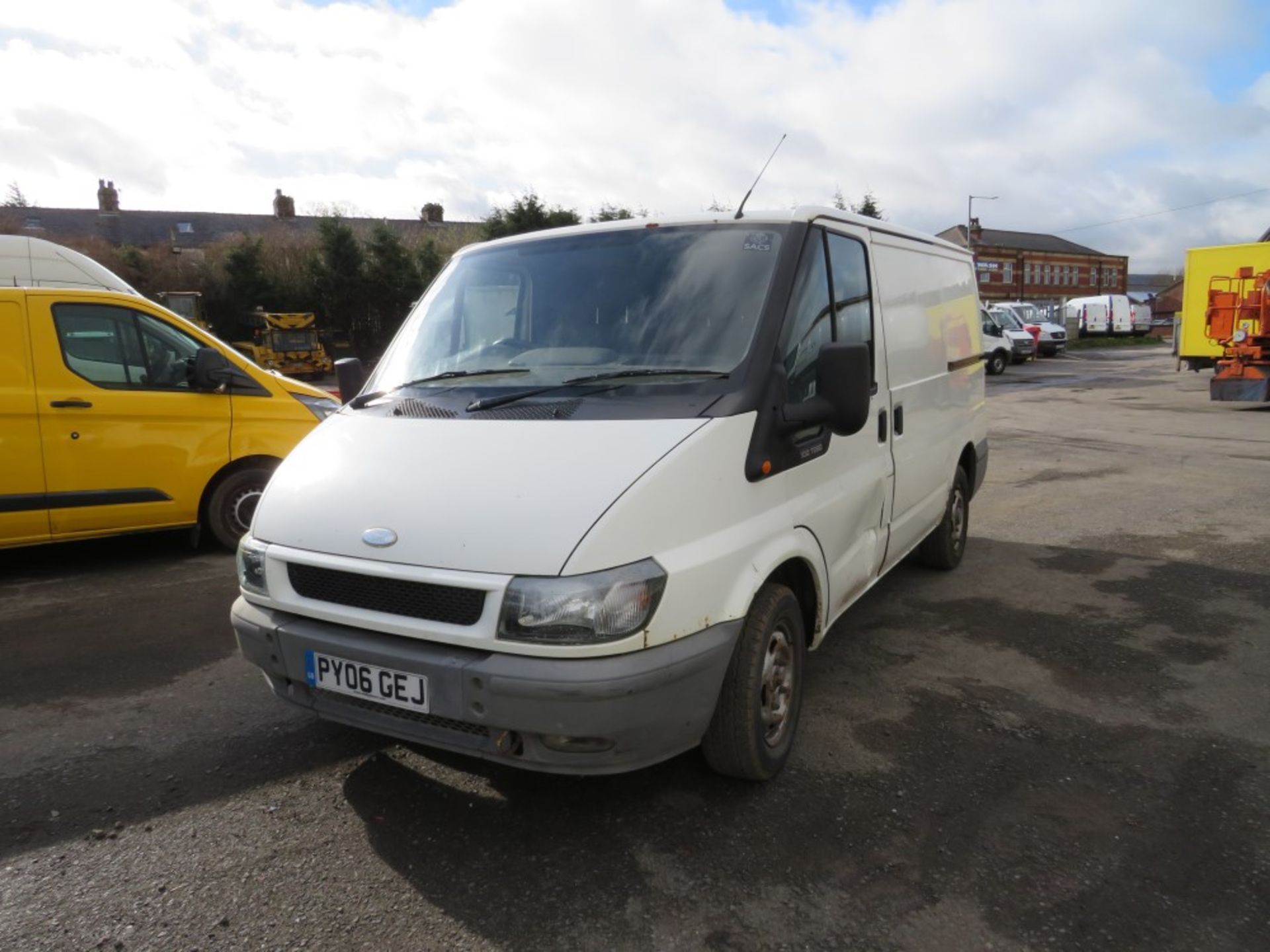 06 reg FORD TRANSIT 280 SWB VAN, 1ST REG 06/06, 126154M NOT WARRANTED, V5 HERE, 2 FORMER - Image 2 of 6