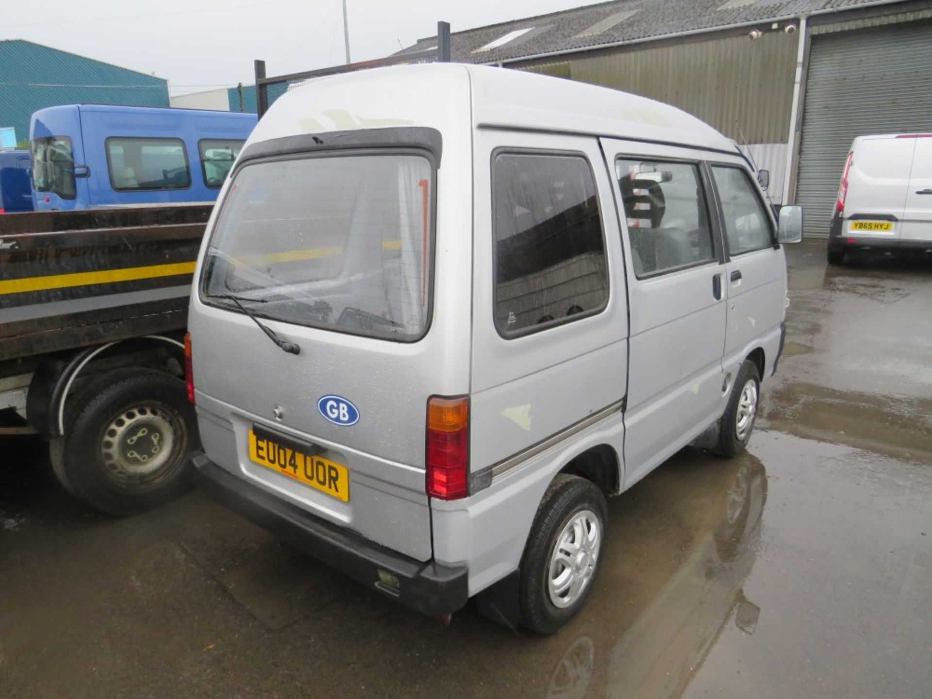 04 reg PIAGGIO PORTER VAN, 1ST REG 04/04, TEST 10/20, 59115M WARRANTED, V5 HERE, 6 FORMER KEEPERS [ - Image 4 of 6