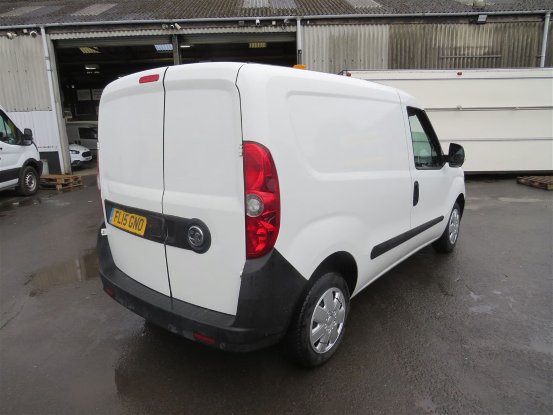 15 reg VAUXHALL COMBO 2000 CDTI SS E-FLEX, 1ST REG 05/15, TEST 03/20, 94462M WARRANTED, V5 HERE, 1 - Image 4 of 6