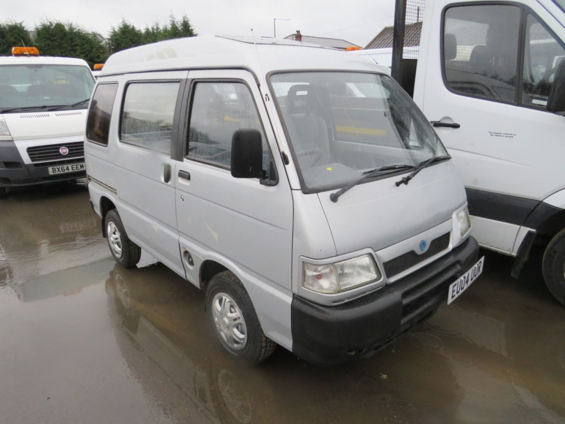 04 reg PIAGGIO PORTER VAN, 1ST REG 04/04, TEST 10/20, 59115M WARRANTED, V5 HERE, 6 FORMER KEEPERS [