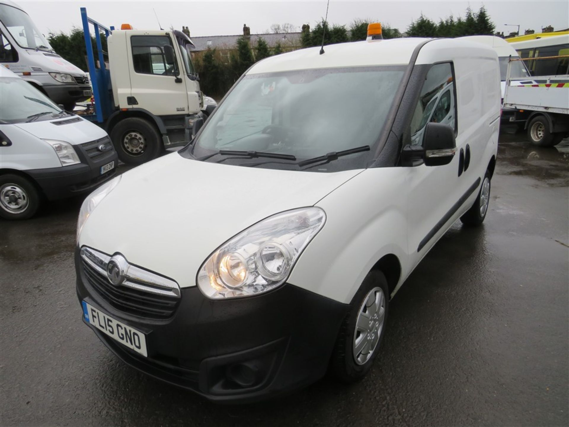 15 reg VAUXHALL COMBO 2000 CDTI SS E-FLEX, 1ST REG 05/15, TEST 03/20, 94462M WARRANTED, V5 HERE, 1 - Image 2 of 6