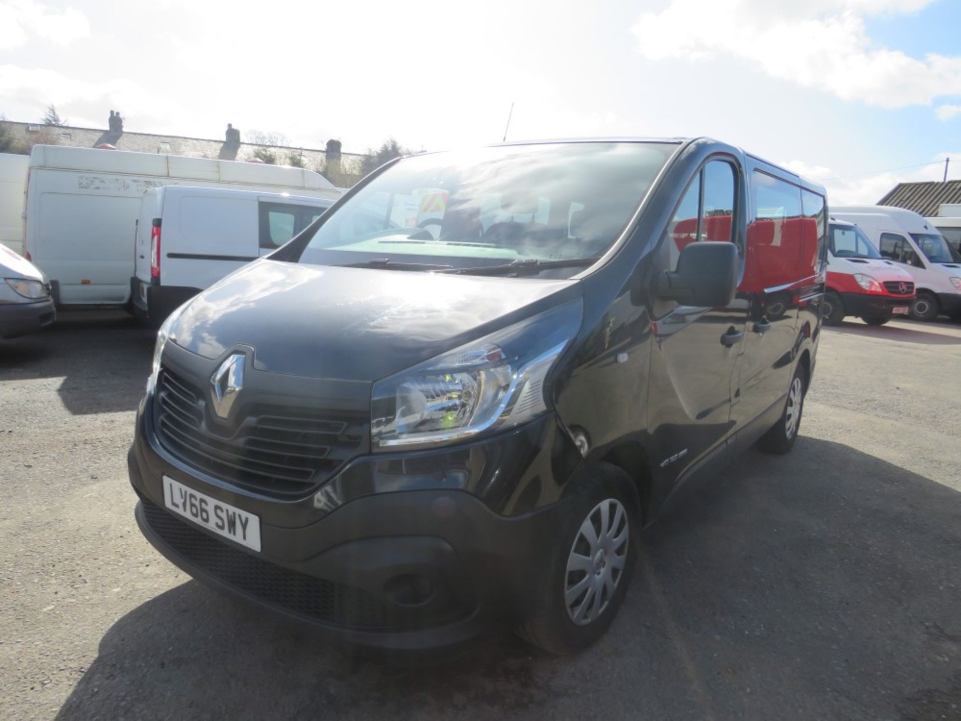 66 reg RENAULT TRAFIC SL27 BUSINESS ENERGY DCI, 1ST REG 12/16, TEST 12/20, 126439M WARRANTED, V5 - Bild 2 aus 6