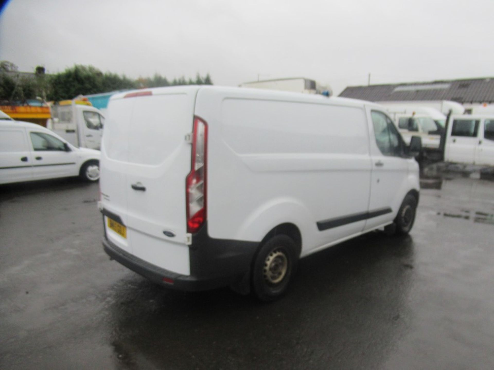 15 reg FORD TRANSIT CUSTOM 270 ECO-TECH, 1ST REG 04/15, TEST 04/20, 164559M NOT WARRANTED, V5 - Image 4 of 7