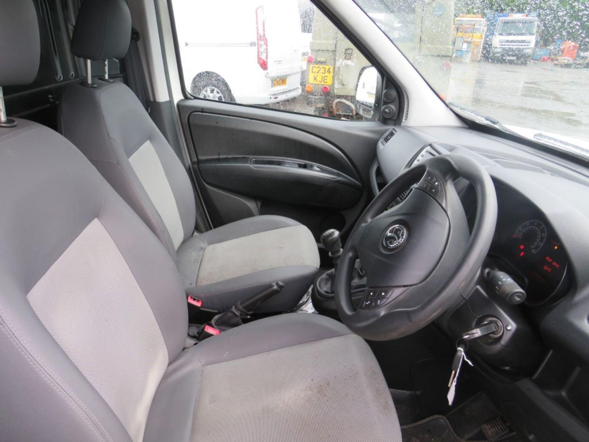 66 reg VAUXHALL COMBO 2300 CDTI S/S, 1ST REG 09/16, TEST 09/20, 111112M WARRANTED, V5 HERE, 1 - Bild 6 aus 6