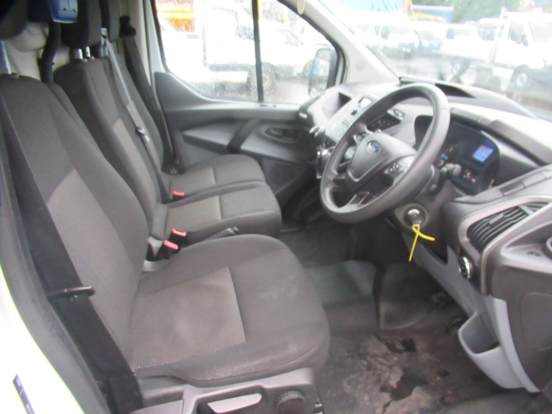 15 reg FORD TRANSIT CUSTOM 270 ECO-TECH, 1ST REG 04/15, TEST 04/20, 164559M NOT WARRANTED, V5 - Bild 7 aus 7