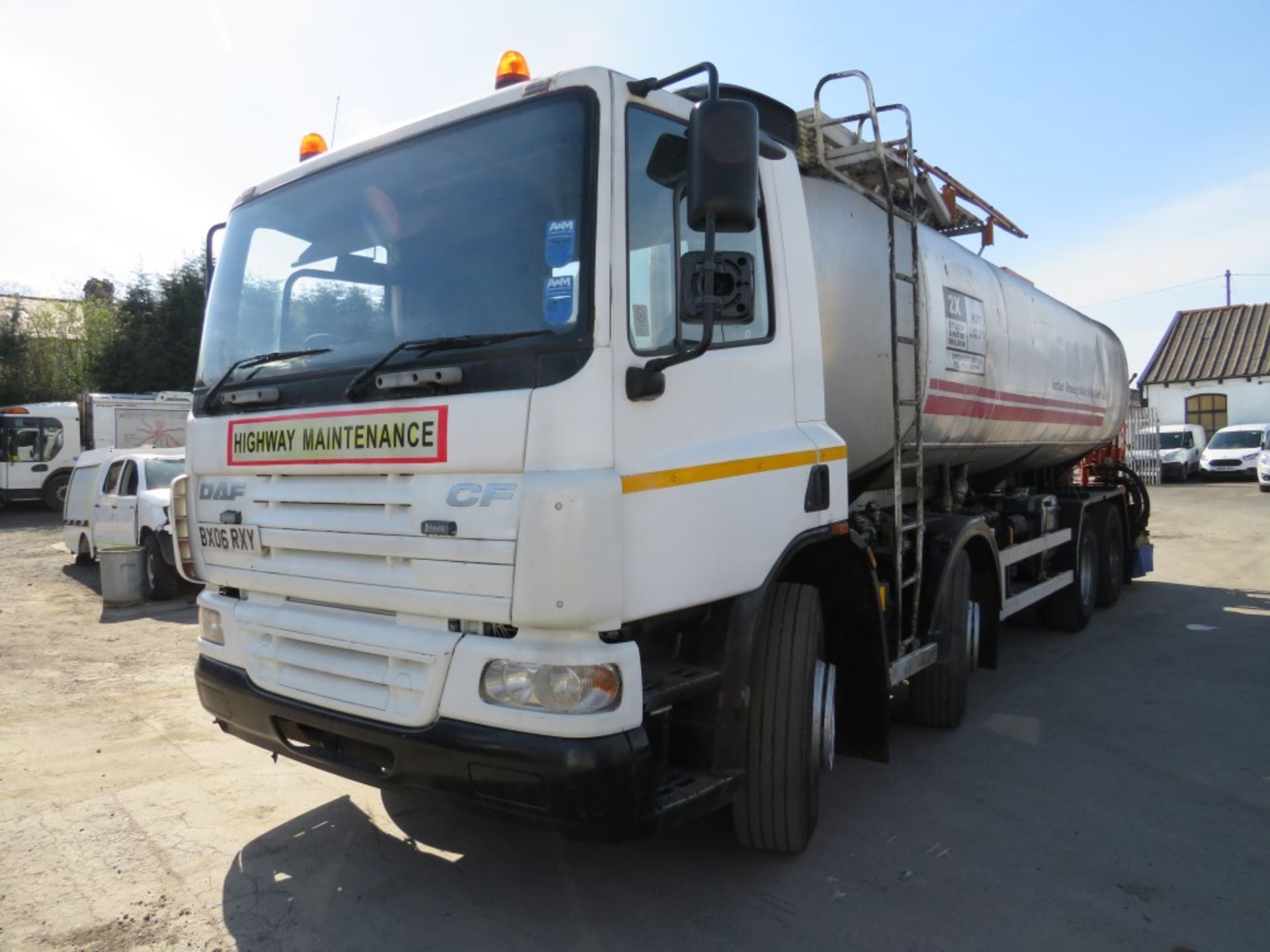 06 reg DAF FAD CF75.360 TAR SPRAYER, TEST 03/21, 402281KM NOT WARRANTED, V5 HERE, 1 FORMER KEEPER [+ - Image 2 of 5