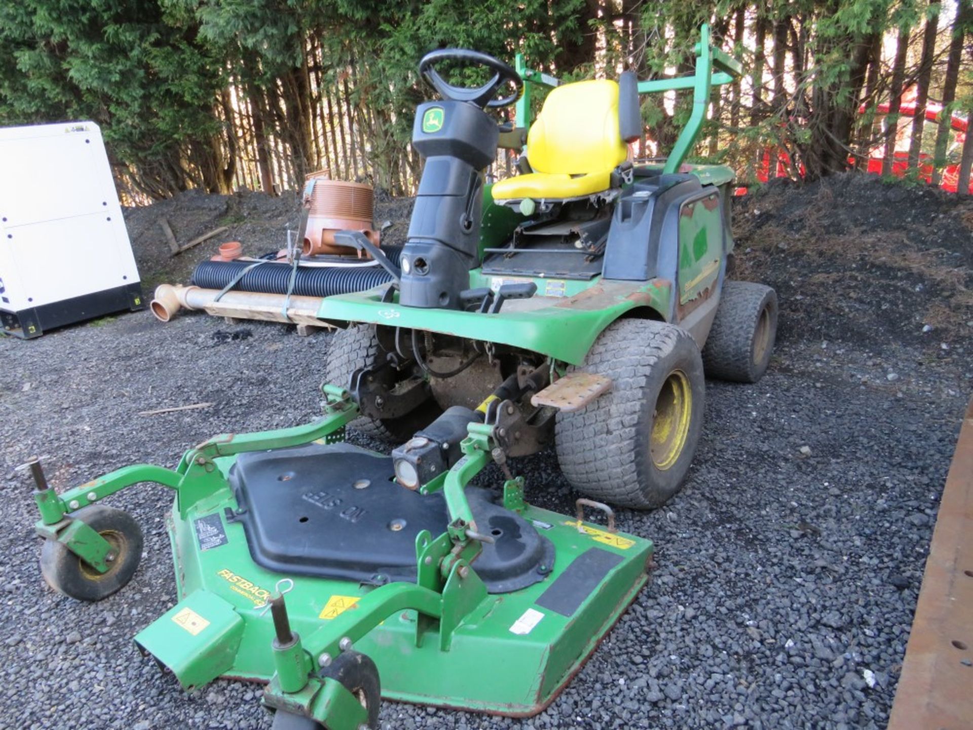 JOHN DEERE 1565 RIDE ON MOWER (DIRECT COUNCIL) 1115 HOURS [+ VAT] - Bild 2 aus 4