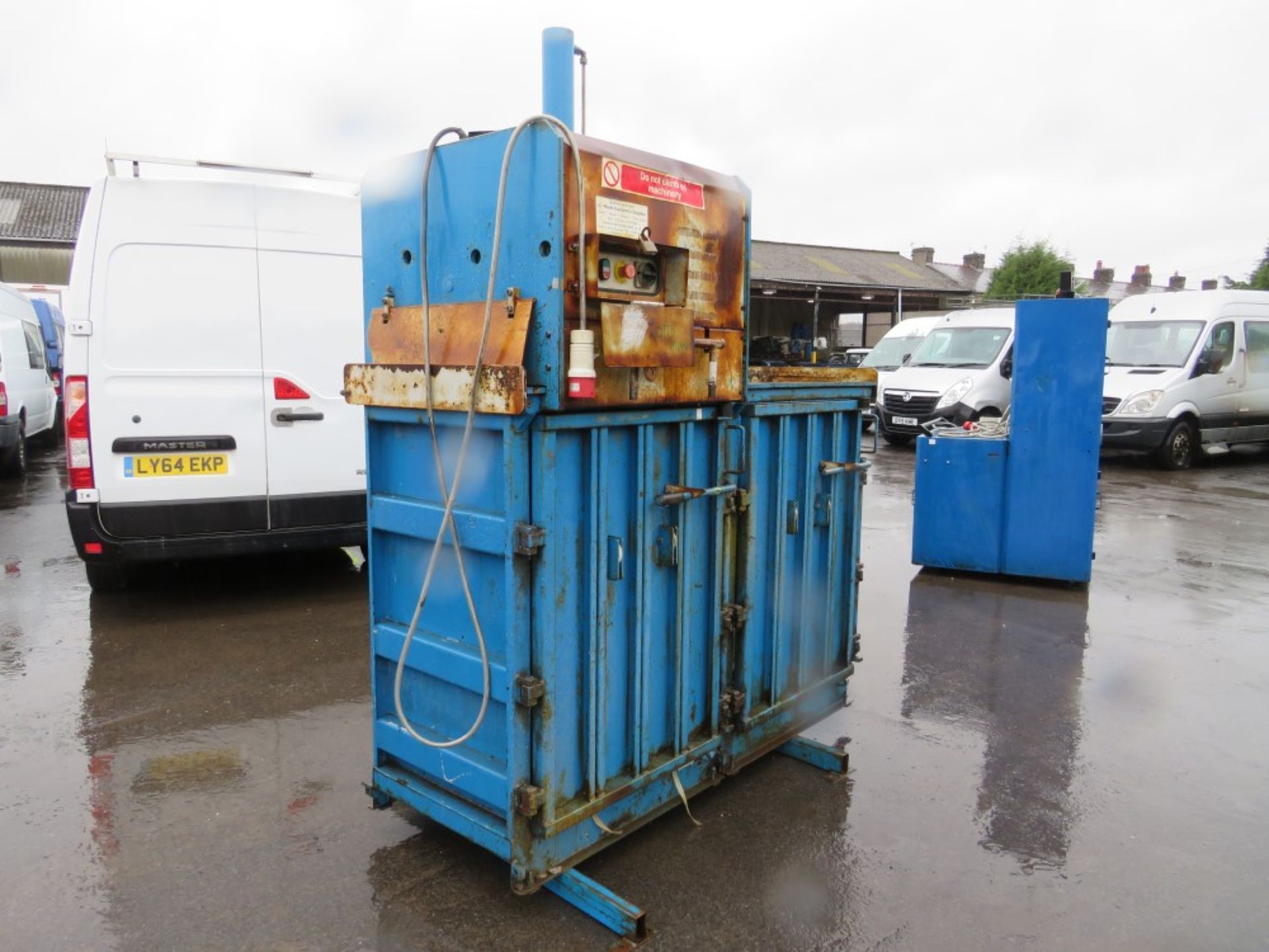 TWIN BALER FOR PLASTIC, CARDBOARD & ALUMINIUM [NO VAT] - Image 2 of 2